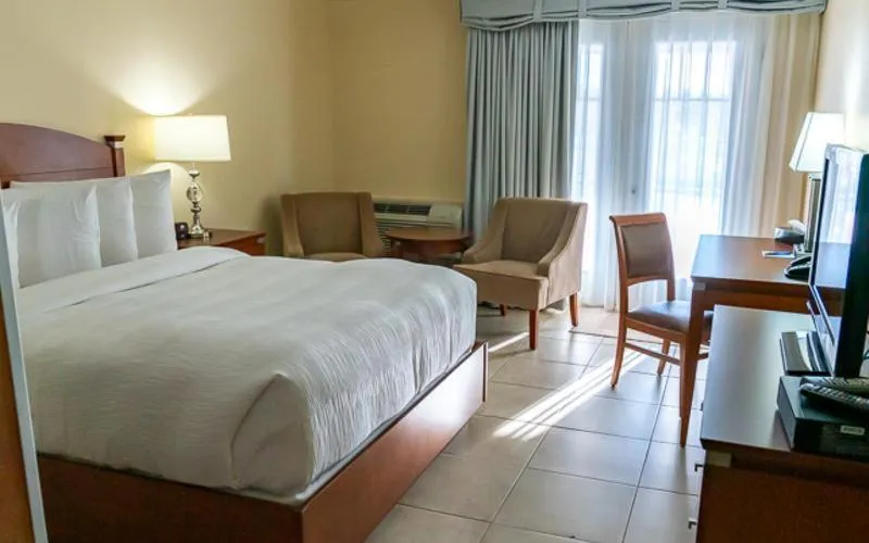 Bed in Inn at the Harbour