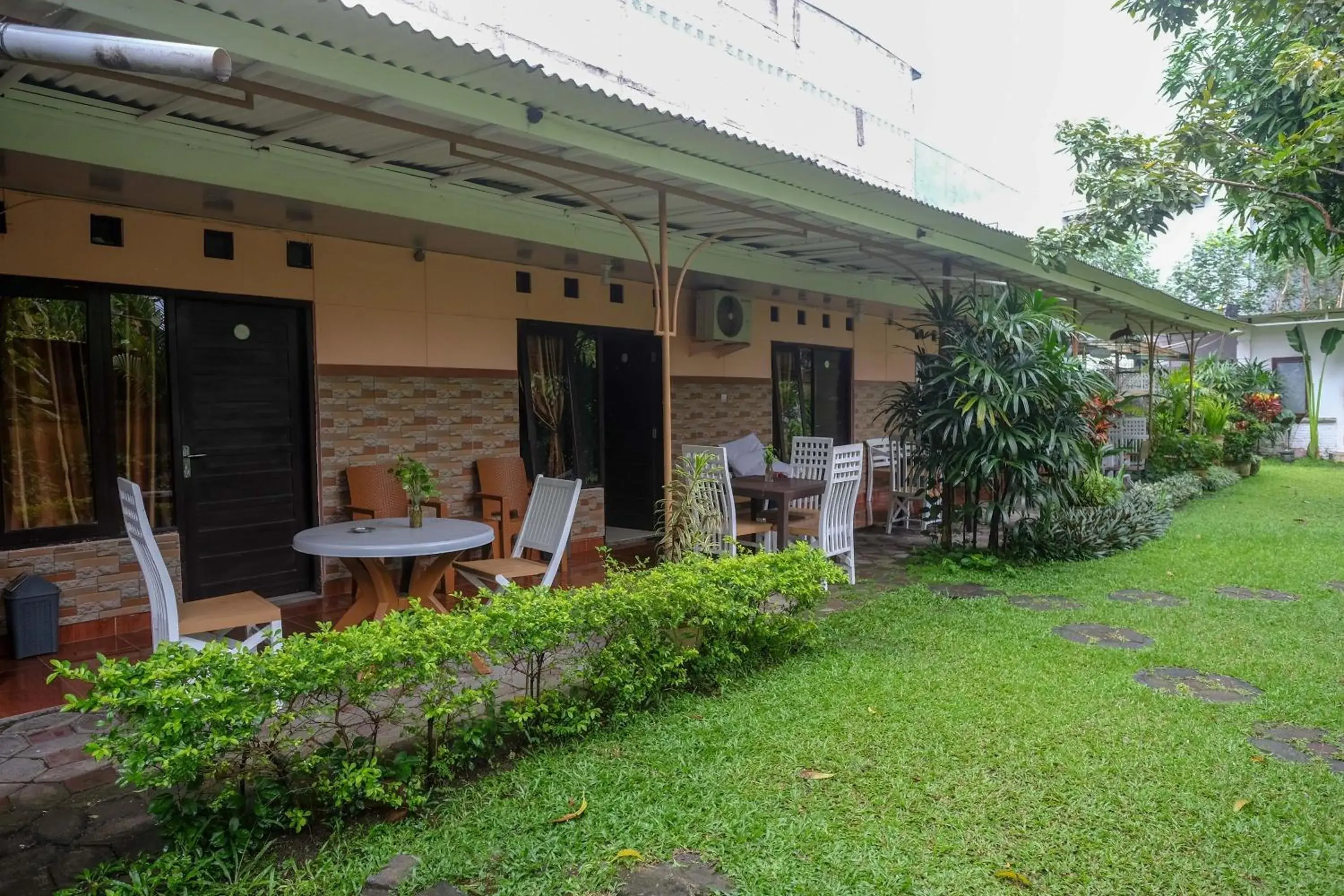 Property building in RedDoorz Syariah @ Colomadu 2 Property building in RedDoorz Syariah @ Colomadu 2