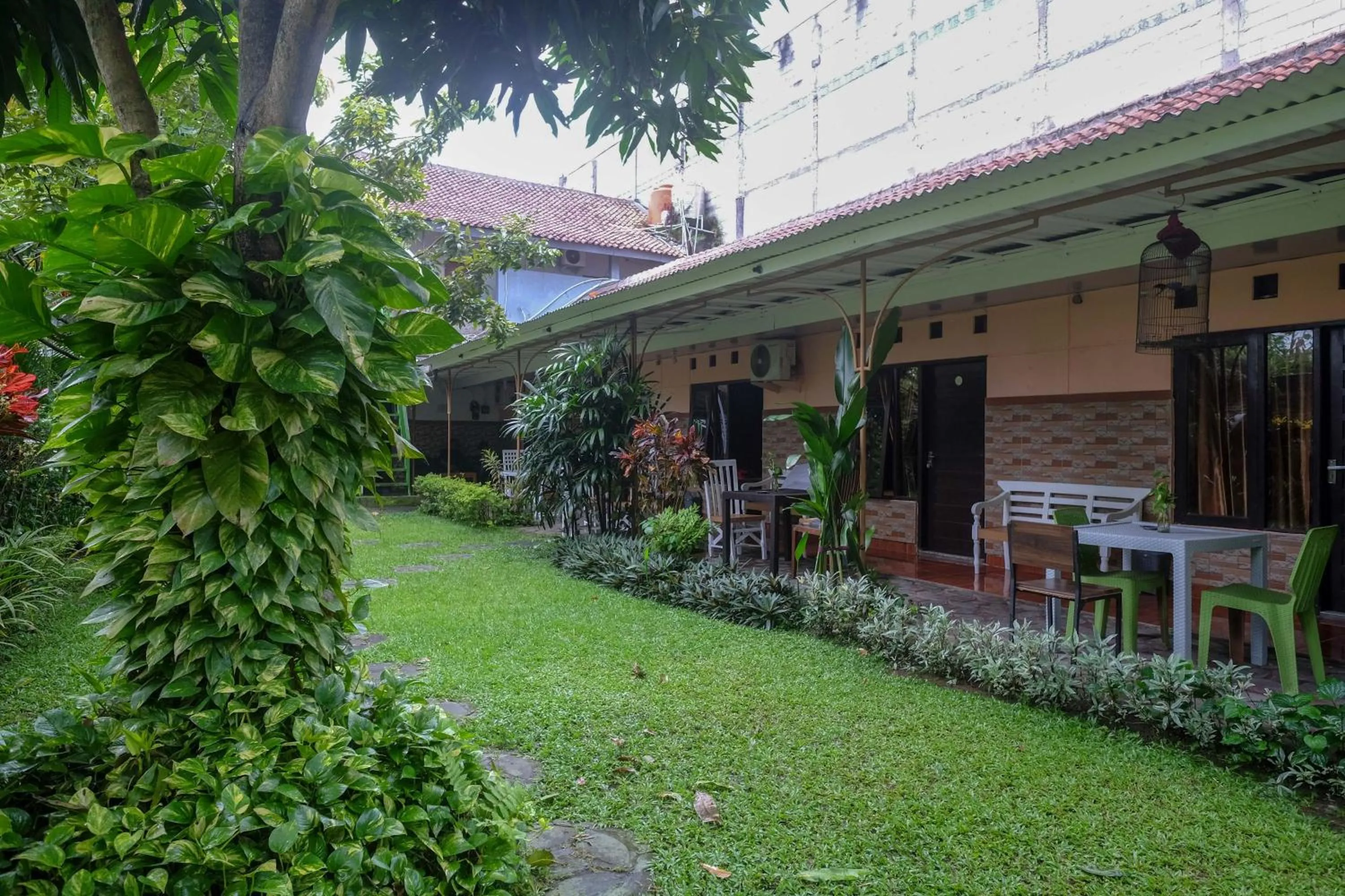 Property building in RedDoorz Syariah @ Colomadu 2