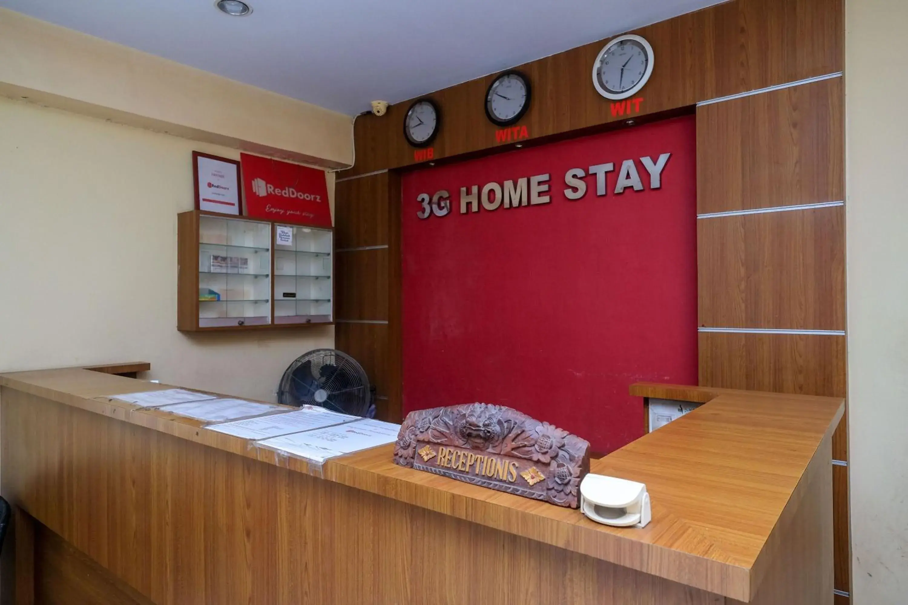 Lobby or reception in RedDoorz at Pengayoman Panakkukang 2 Makassar Lobby or reception in RedDoorz at Pengayoman Panakkukang 2 Makassar