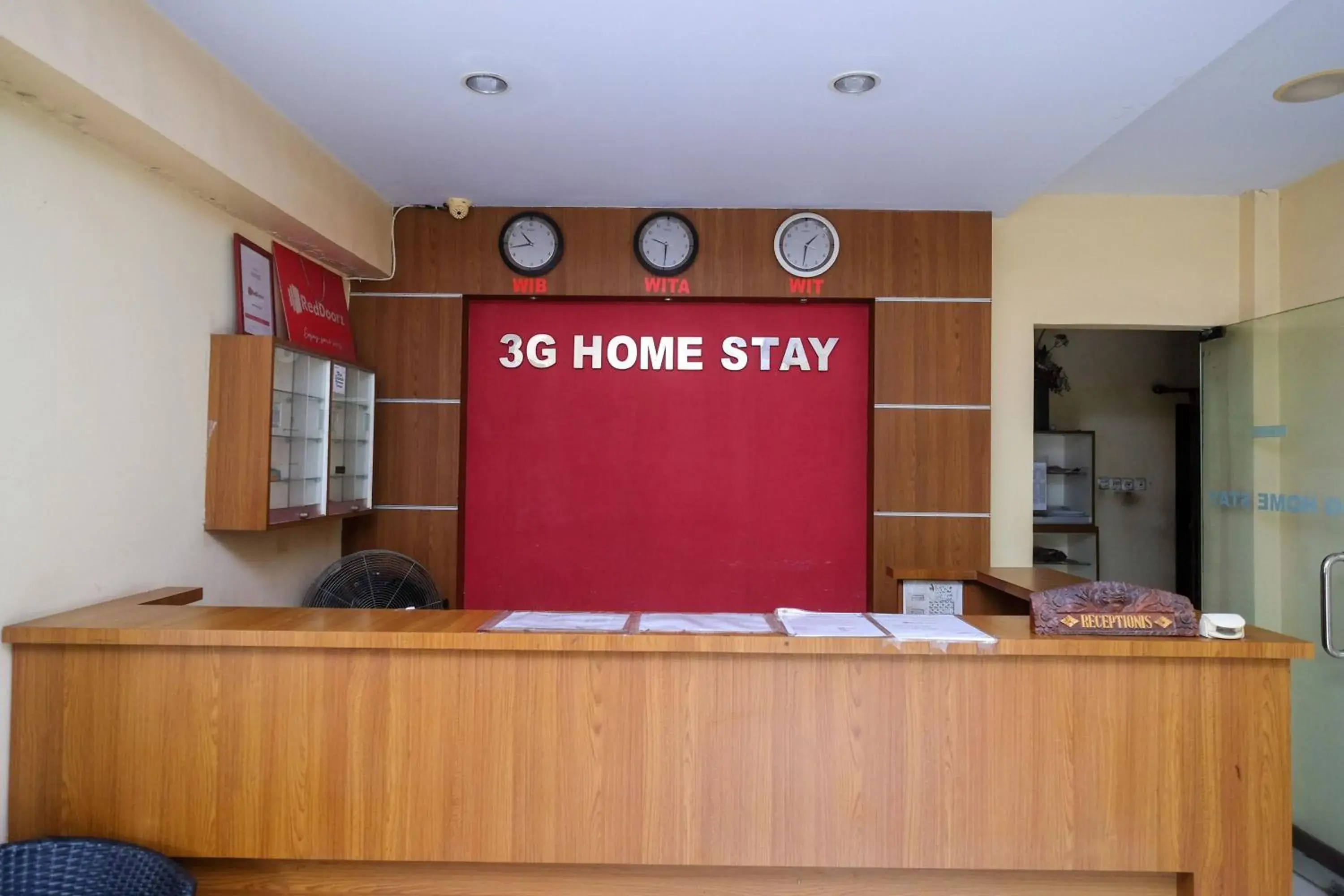 Lobby or reception in RedDoorz at Pengayoman Panakkukang 2 Makassar Lobby or reception in RedDoorz at Pengayoman Panakkukang 2 Makassar