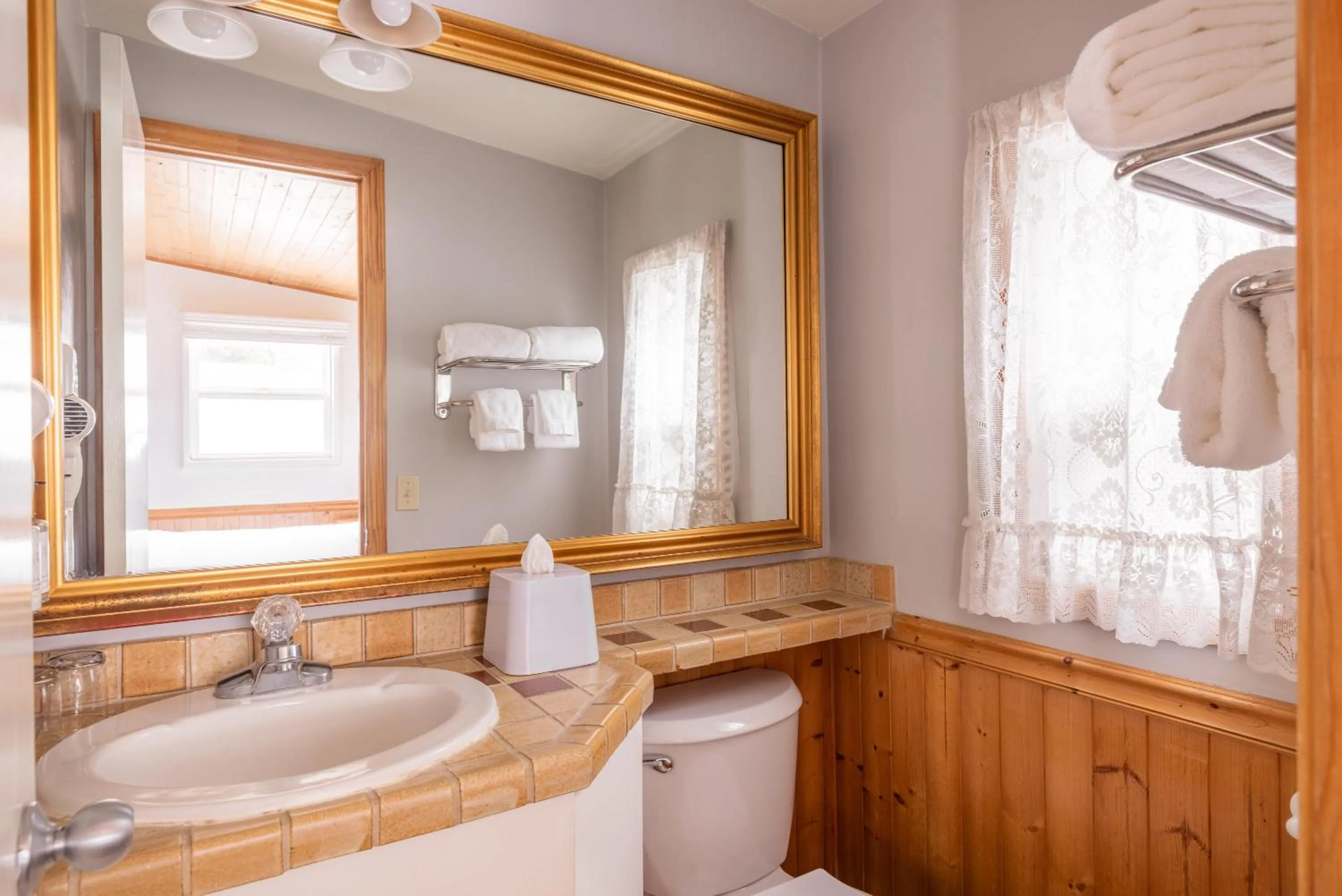 Carmel Fireplace Inn