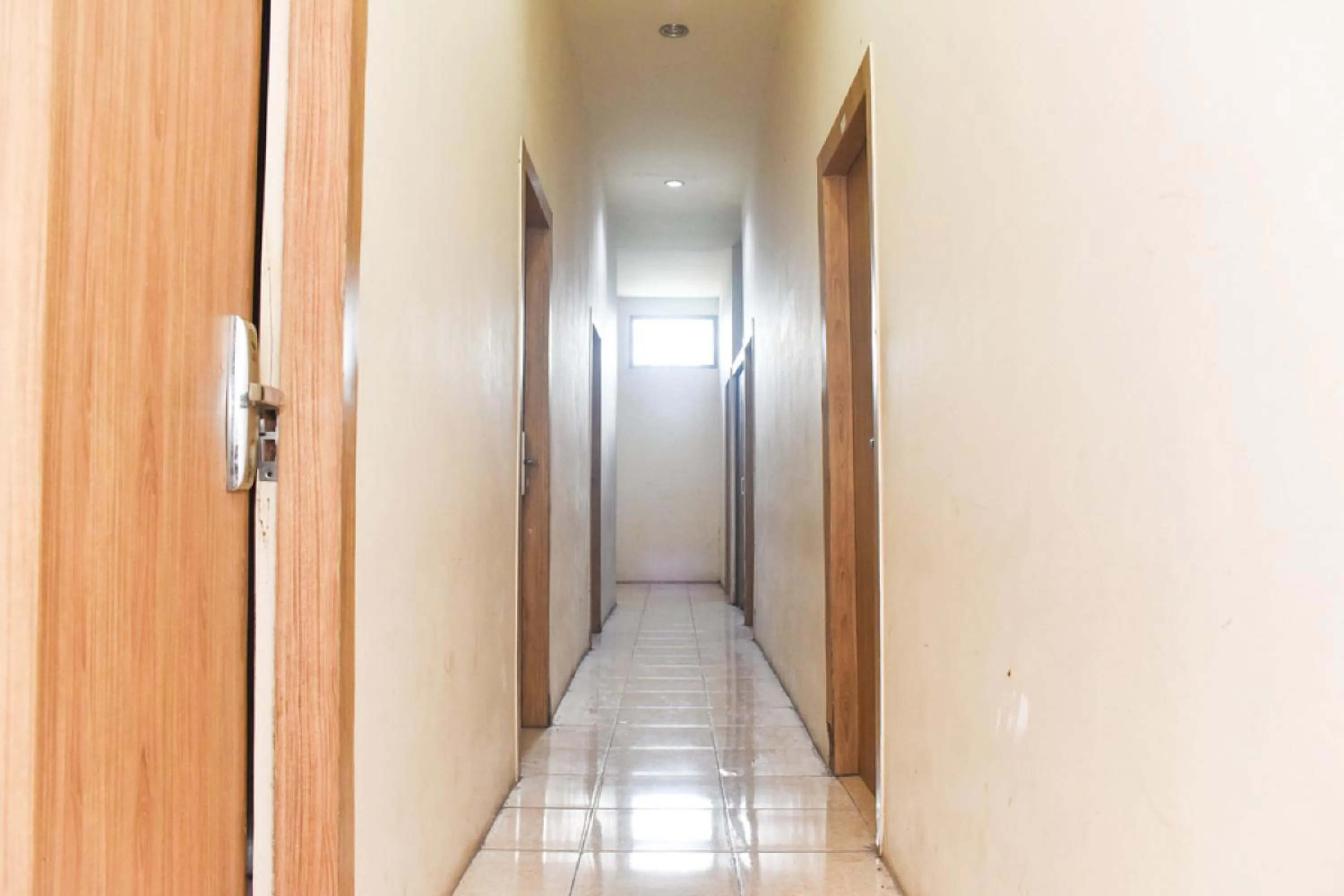 Area and facilities in RedDoorz near Universitas Muhammadiyah Makassar