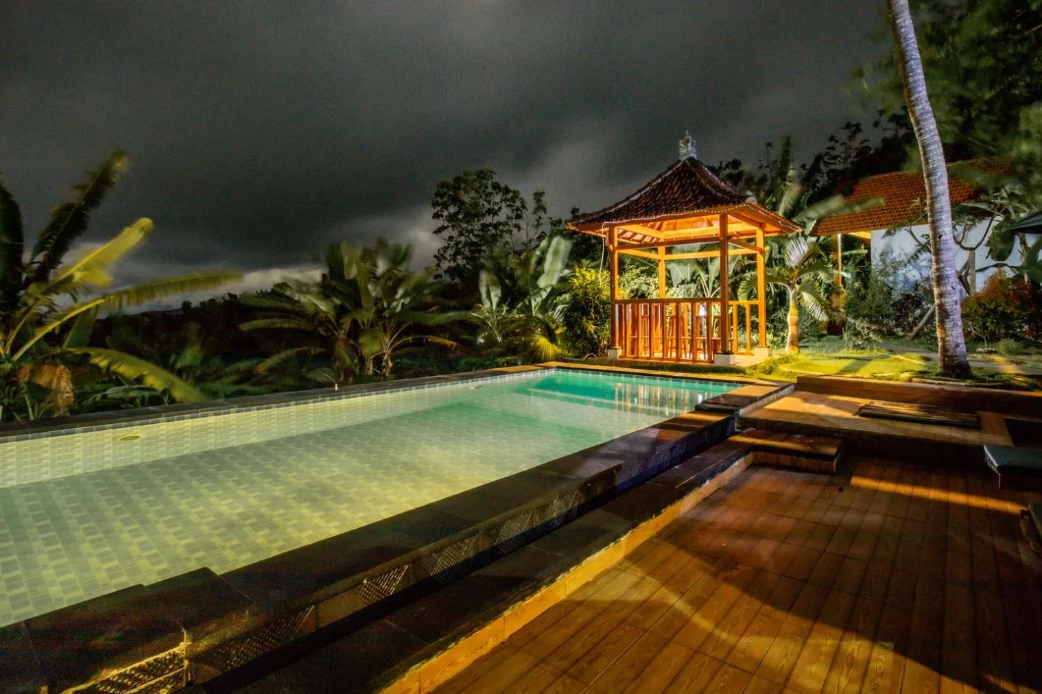 Night in Green Valley Bungalow