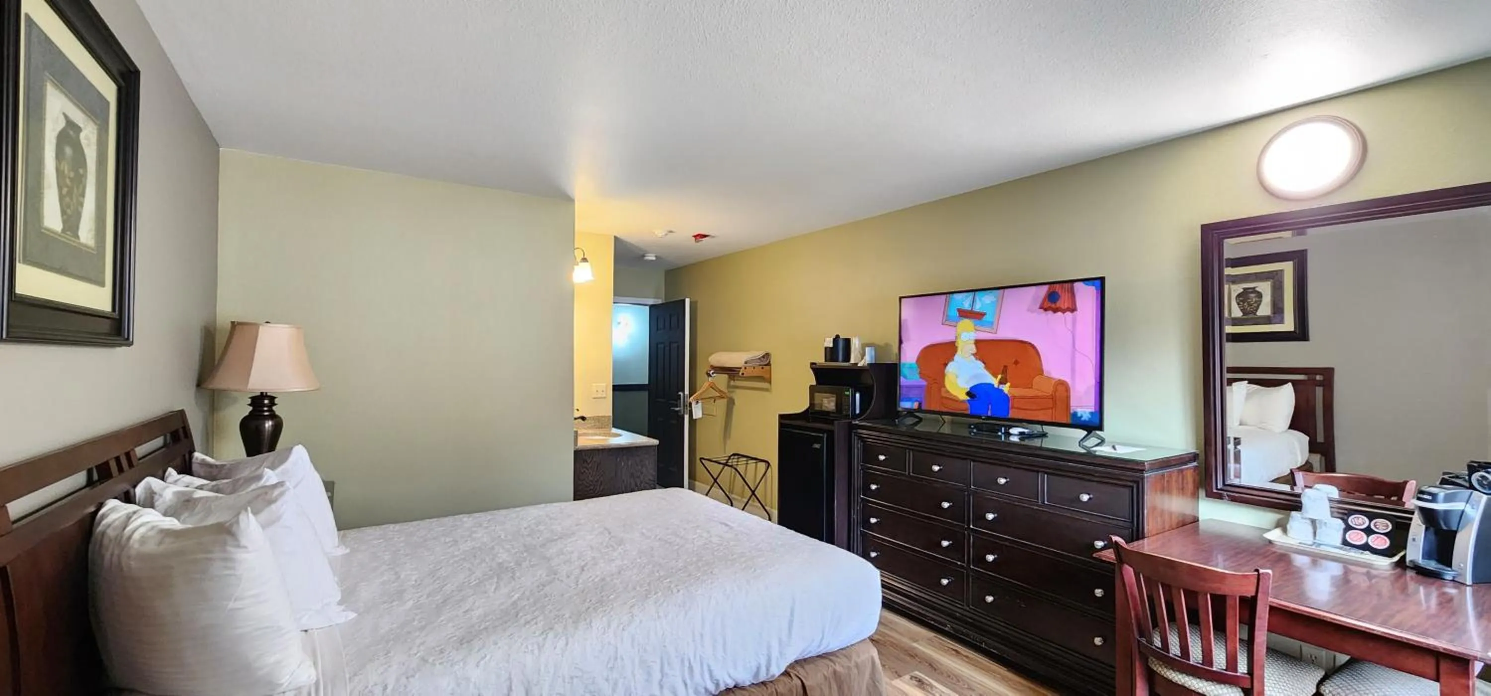 Bed in Crest Trail Lodge