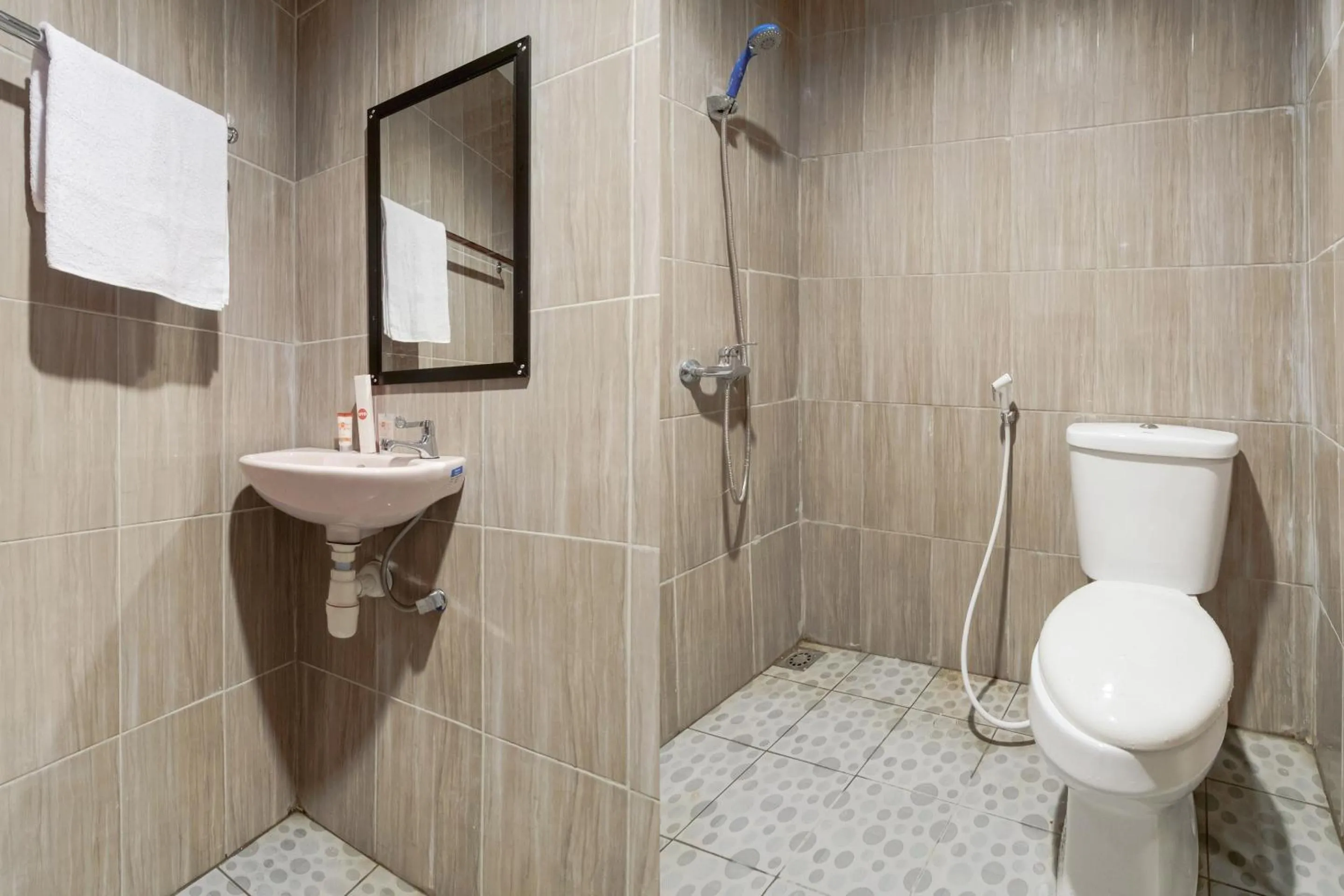 Bathroom in Hotel O Bakti Homestay