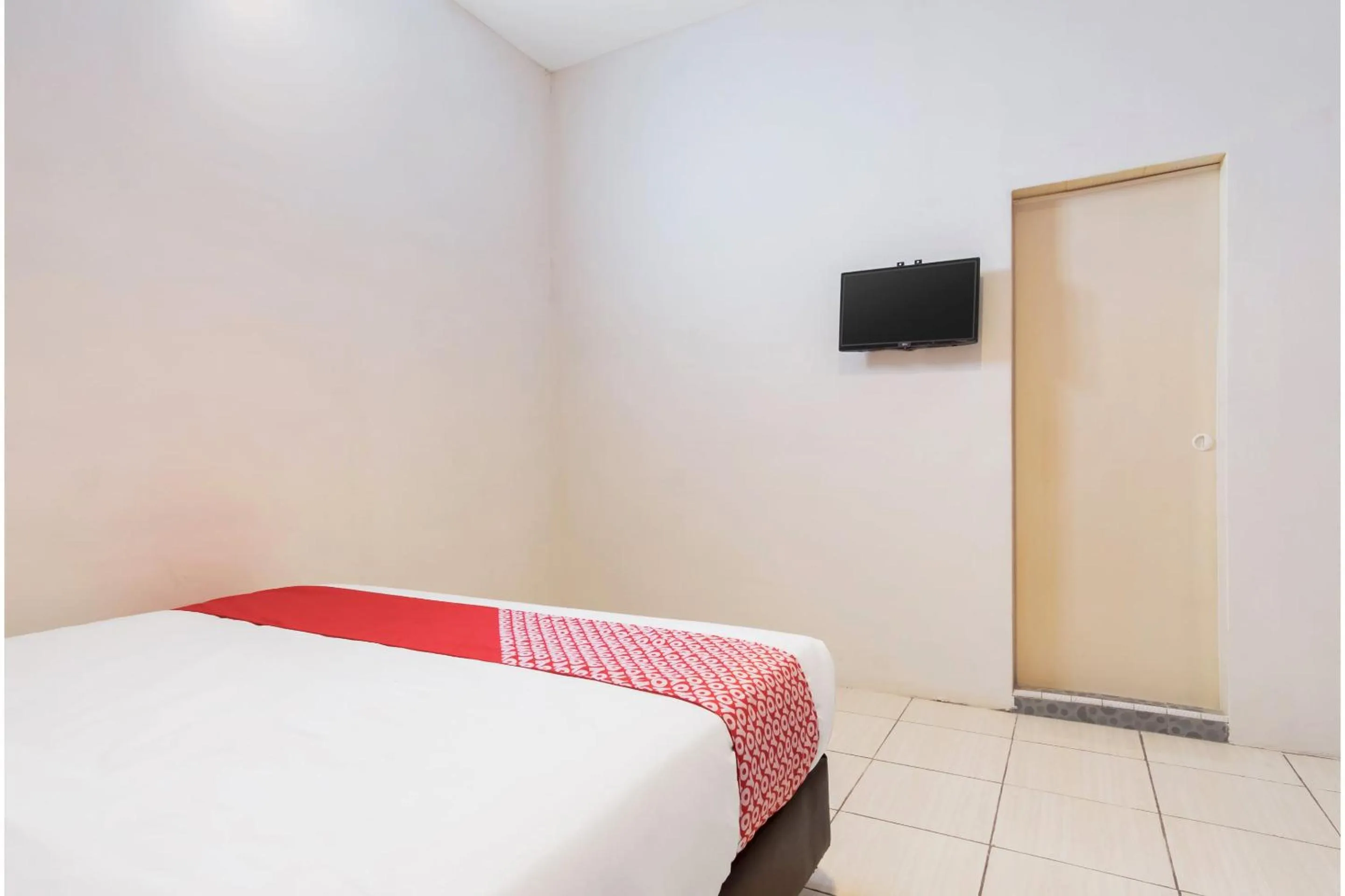 Bedroom, Bed in Hotel O Bakti Homestay