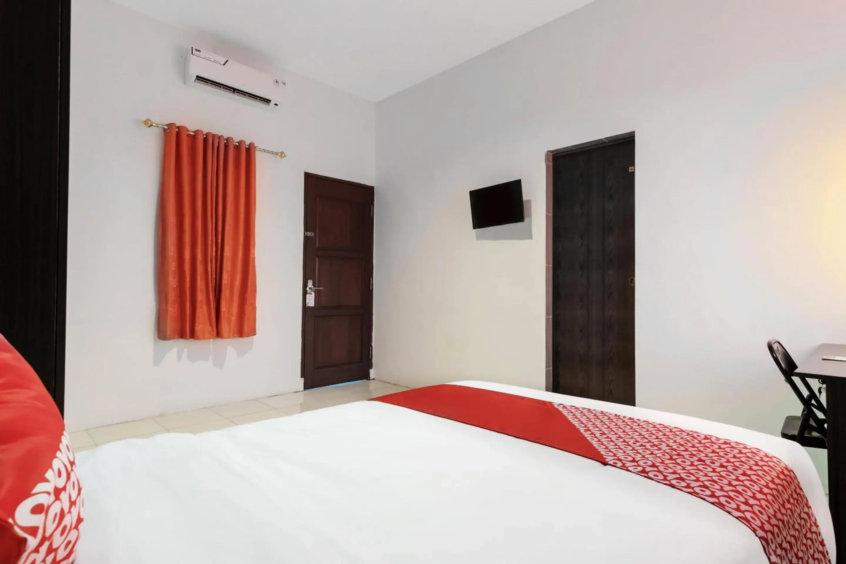 Bedroom, Bed in Hotel O Bakti Homestay Bedroom, Bed in Hotel O Bakti Homestay