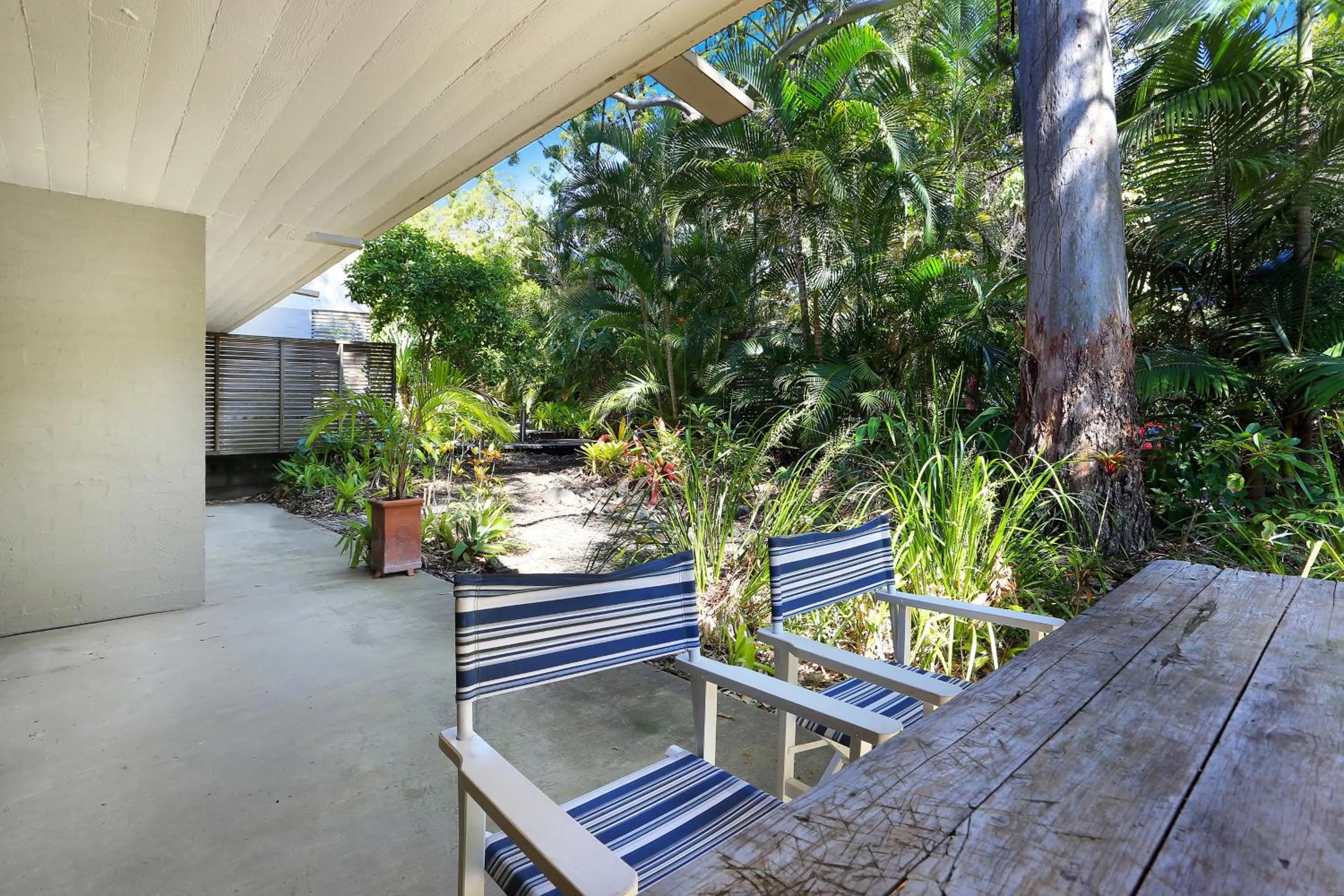 Tea Trees - Modern Townhouse, Village and Beach