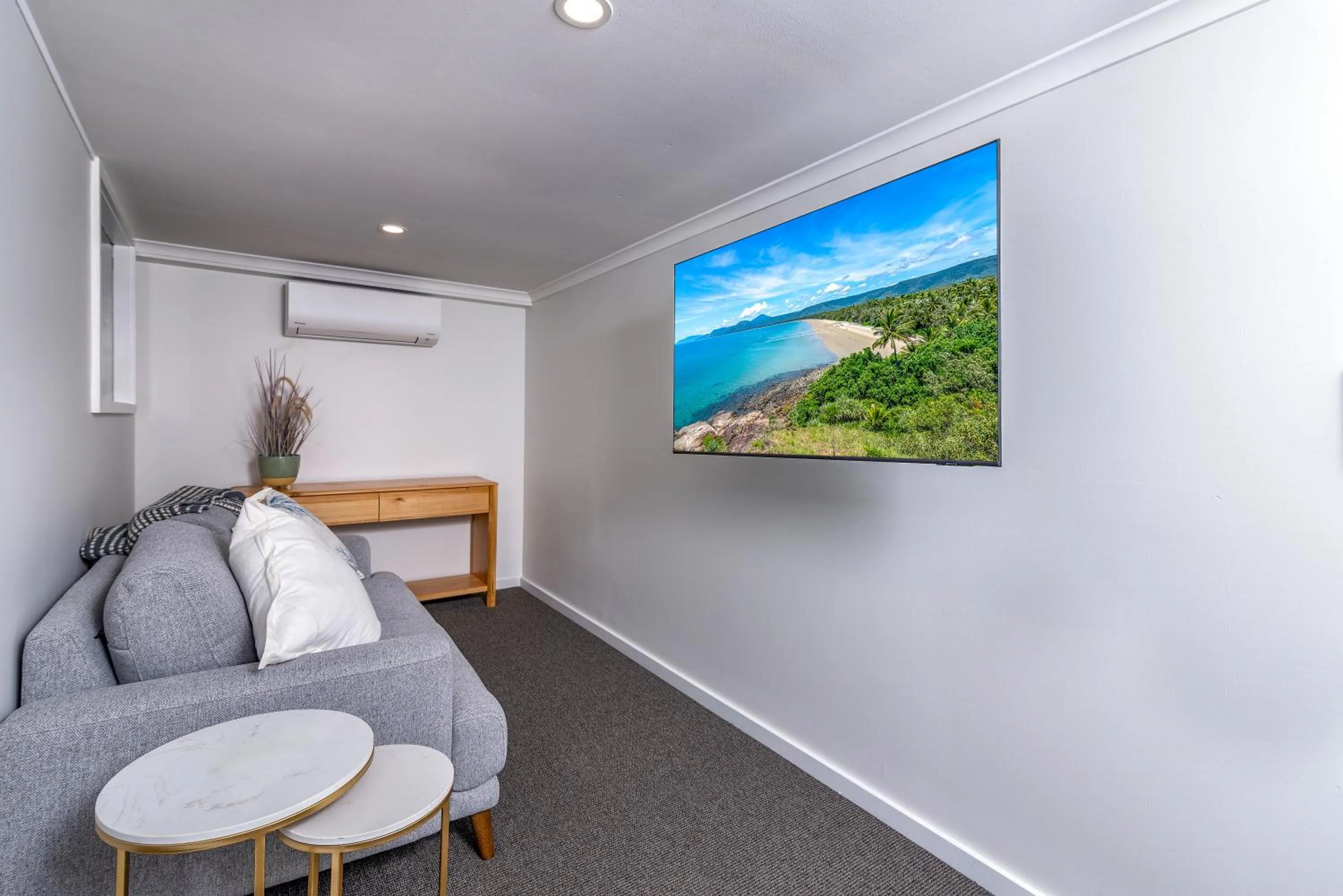 Seating area in Driftwood Mantaray - Official Onsite Reception and Check In
