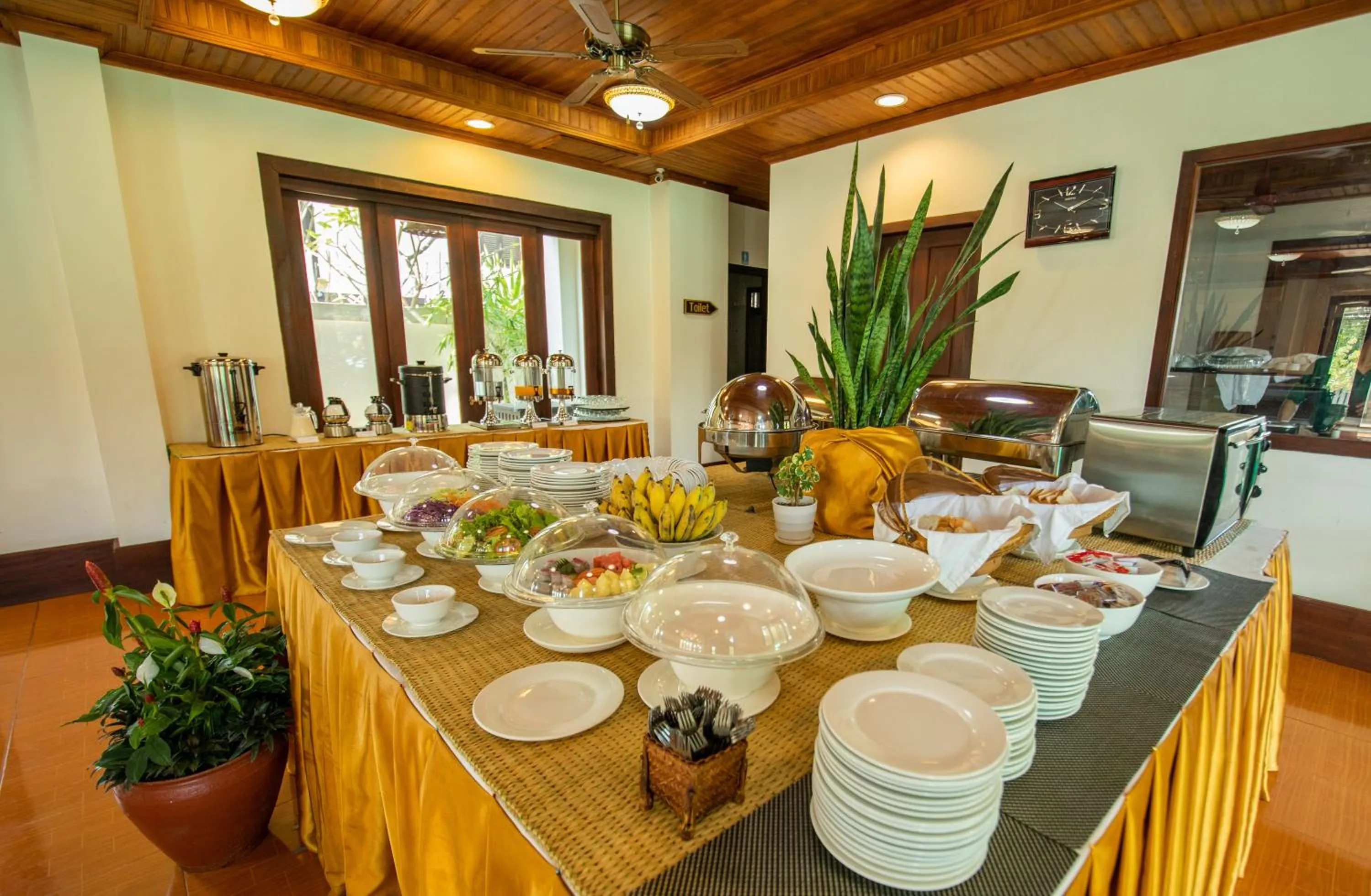 Restaurant/places to eat in Treasure Hotel Laos