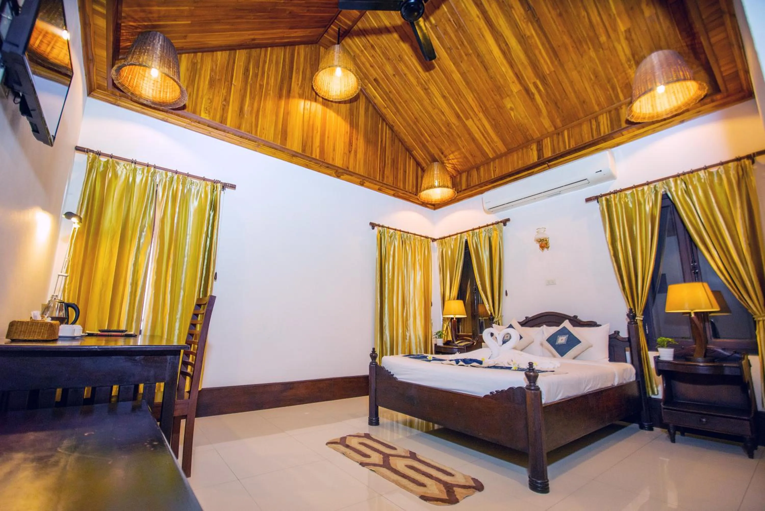 Bedroom, Bed in Treasure Hotel Laos