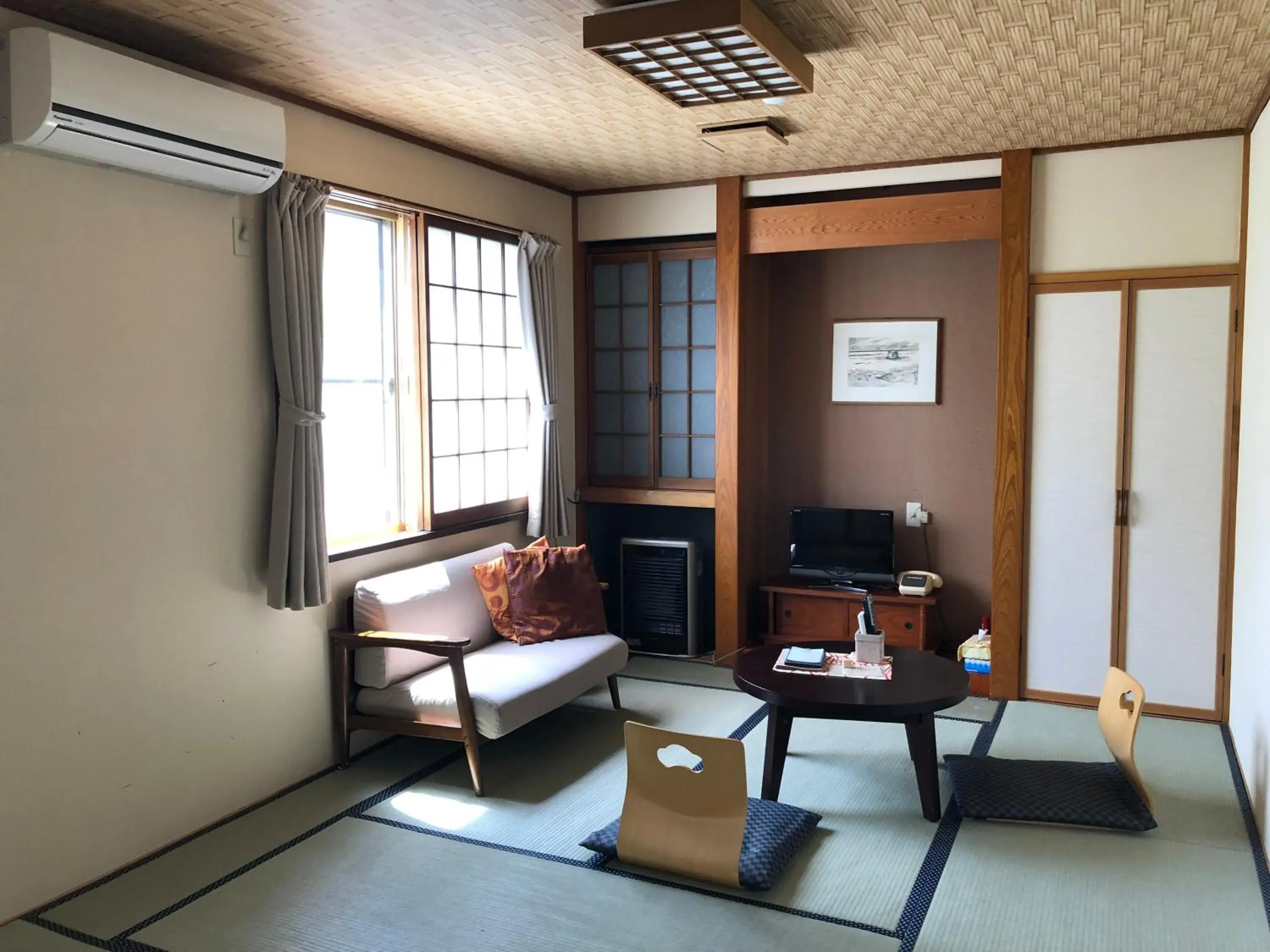 Japanese-Style Twin Room with Private Toilet in Tabinoyado Saikawa Japanese-Style Twin Room with Private Toilet in Tabinoyado Saikawa