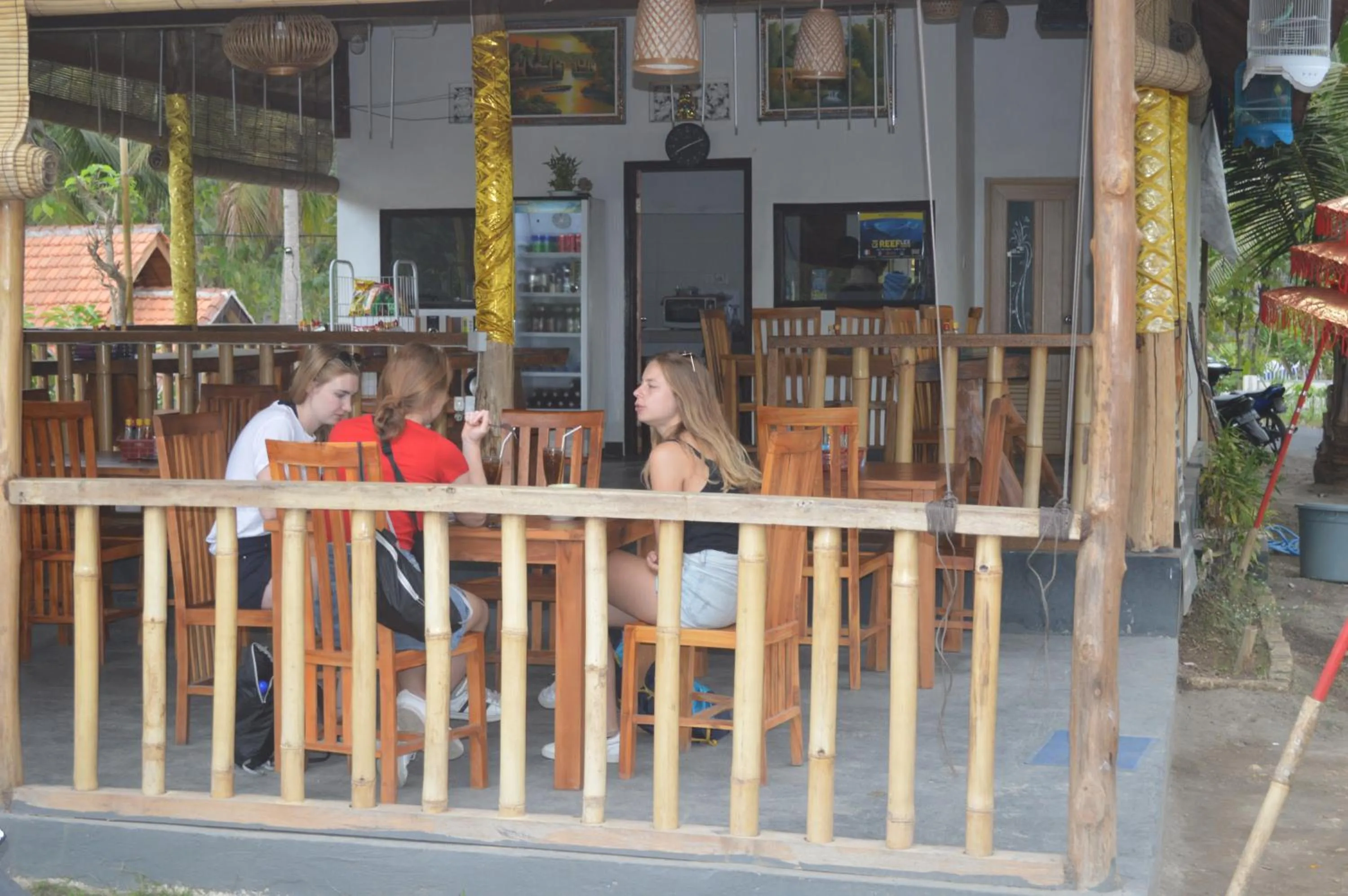 Restaurant/places to eat in Nyuh Gading Bungalow Nusa Penida