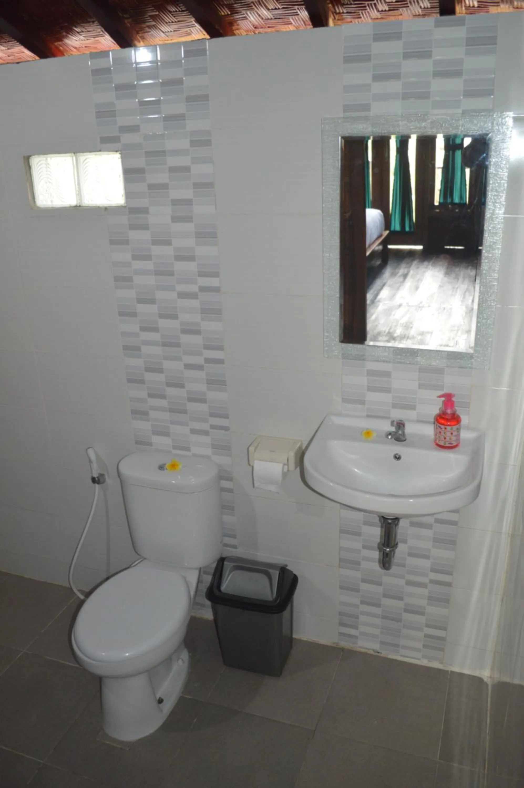 Bathroom in Nyuh Gading Bungalow Nusa Penida