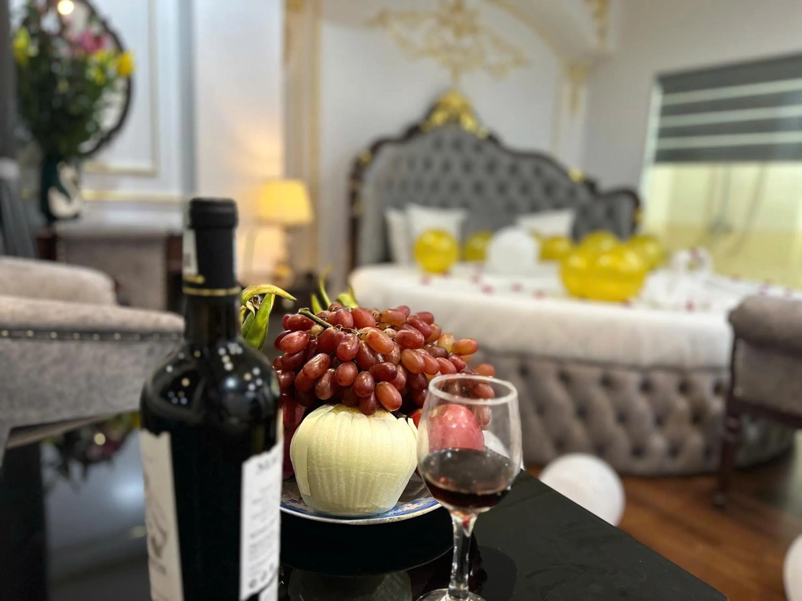 Living room in Aloha Hotel