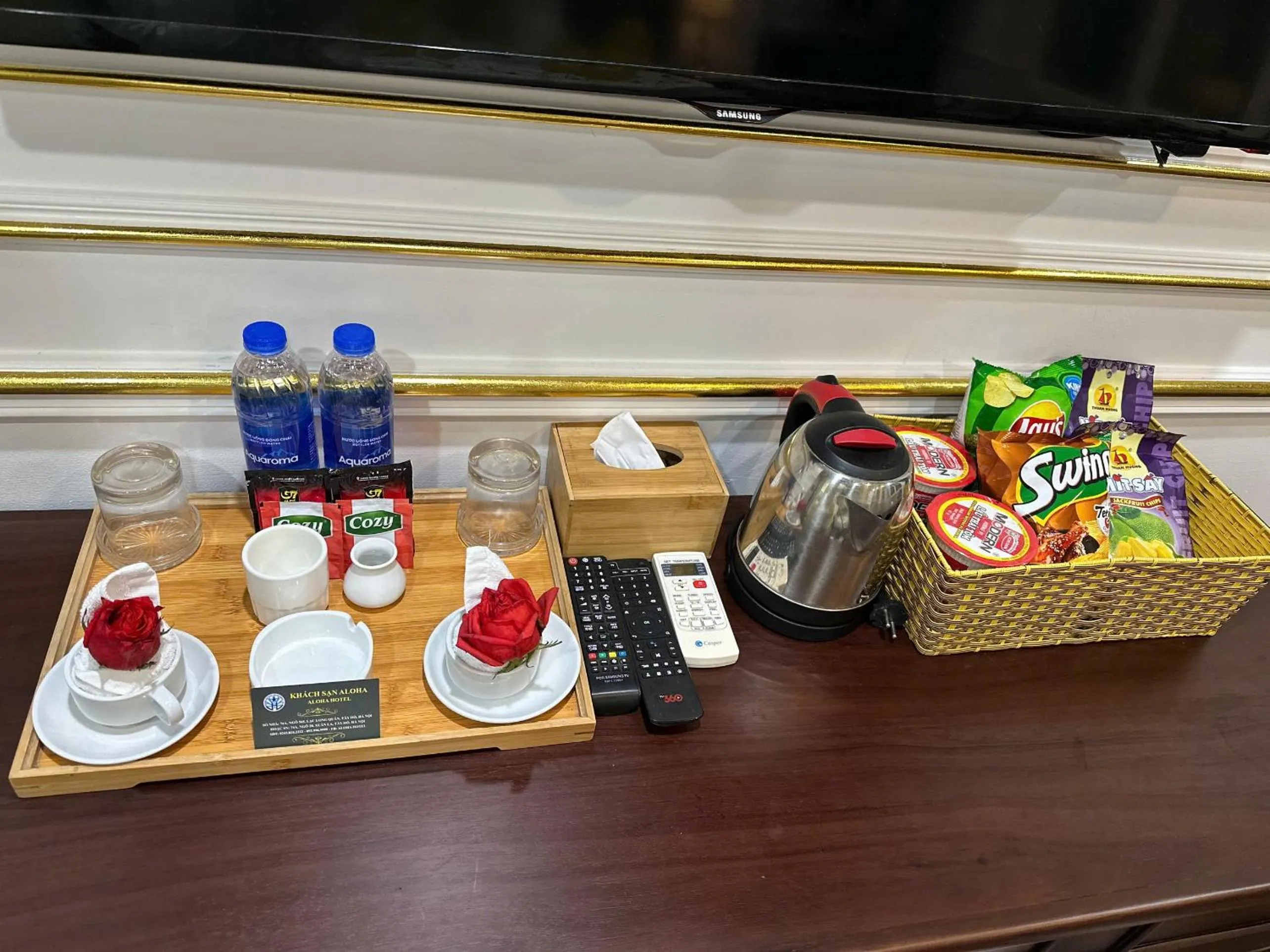 Coffee/tea facilities in Aloha Hotel