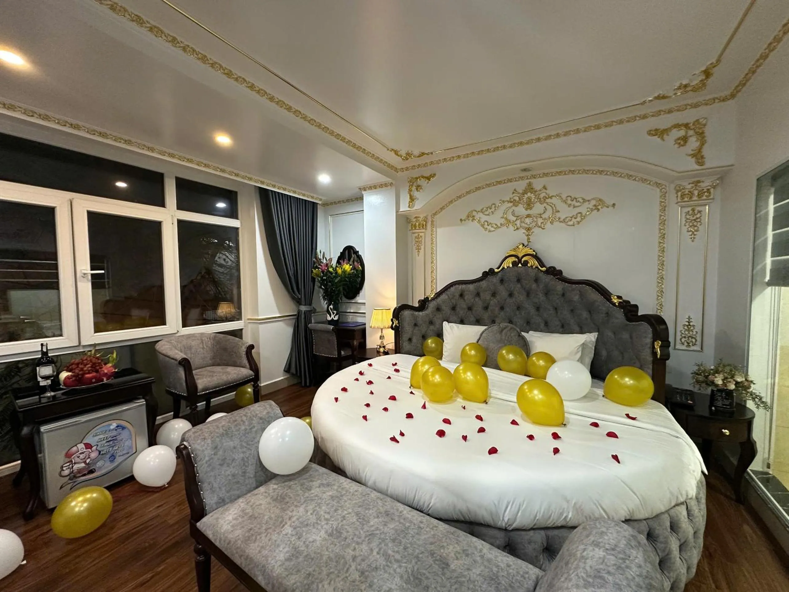 Living room in Aloha Hotel