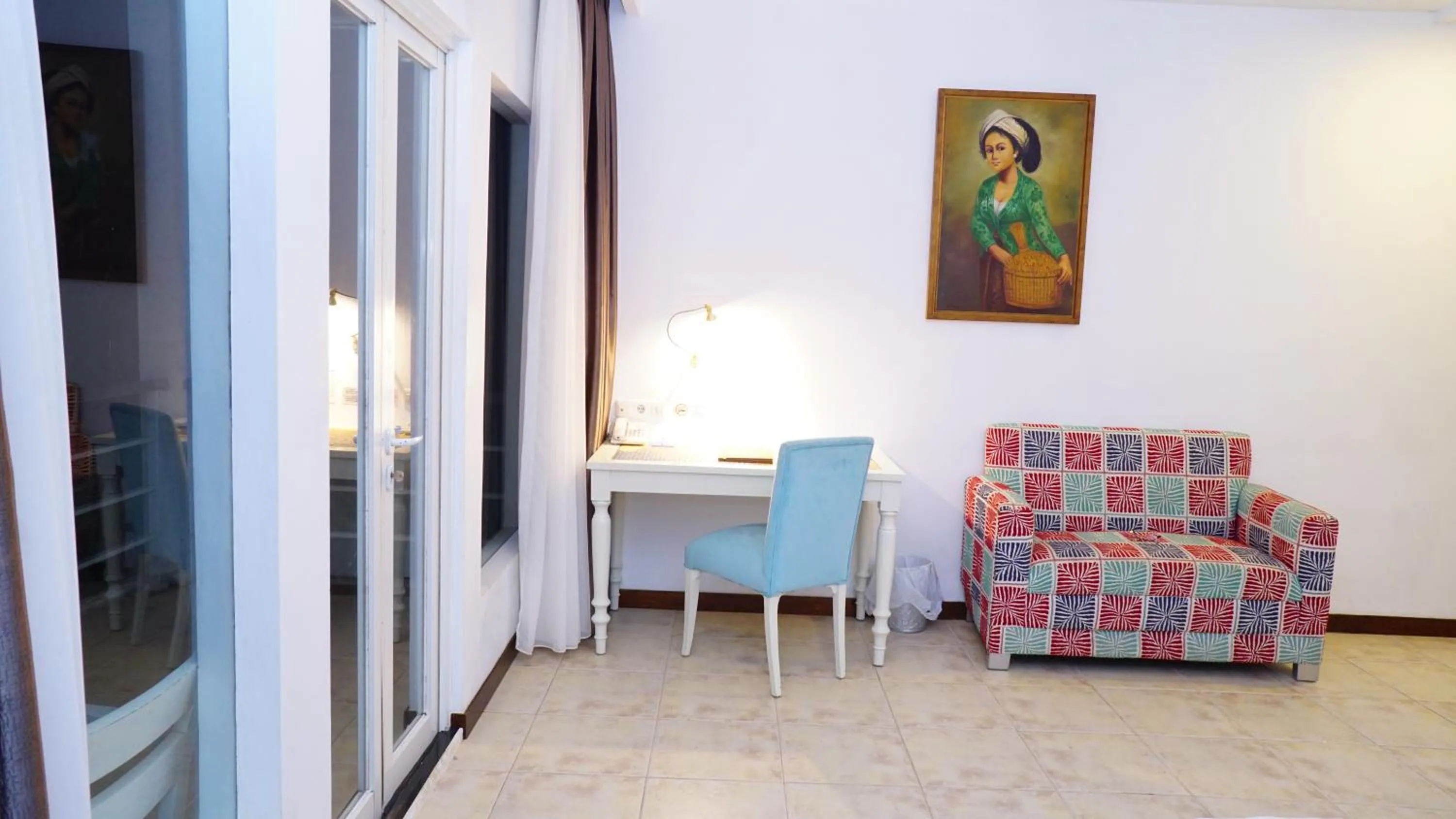 Seating area in Ocean View Residence