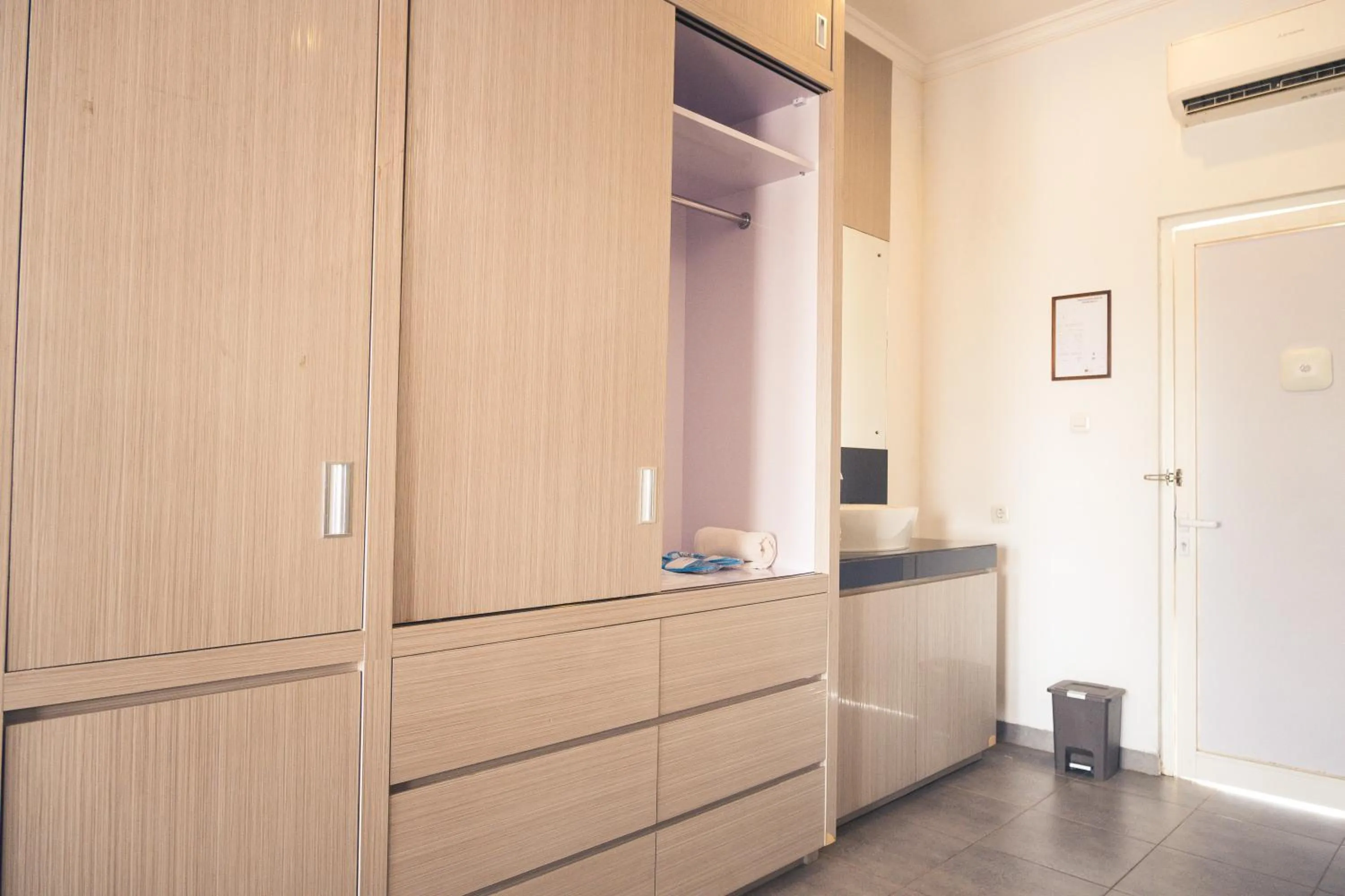 wardrobe in Ocean View Residence