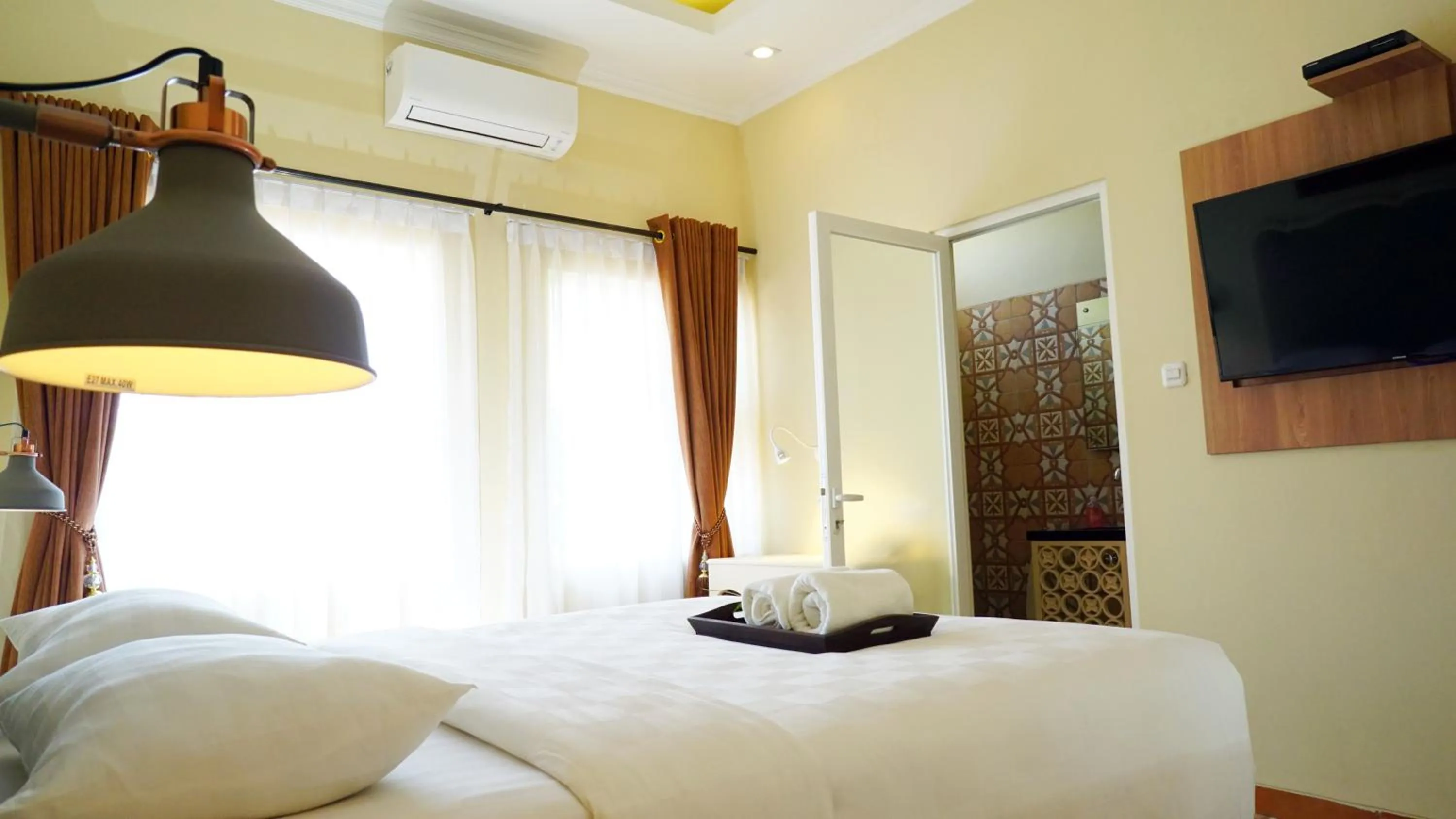 Bed in Ocean View Residence