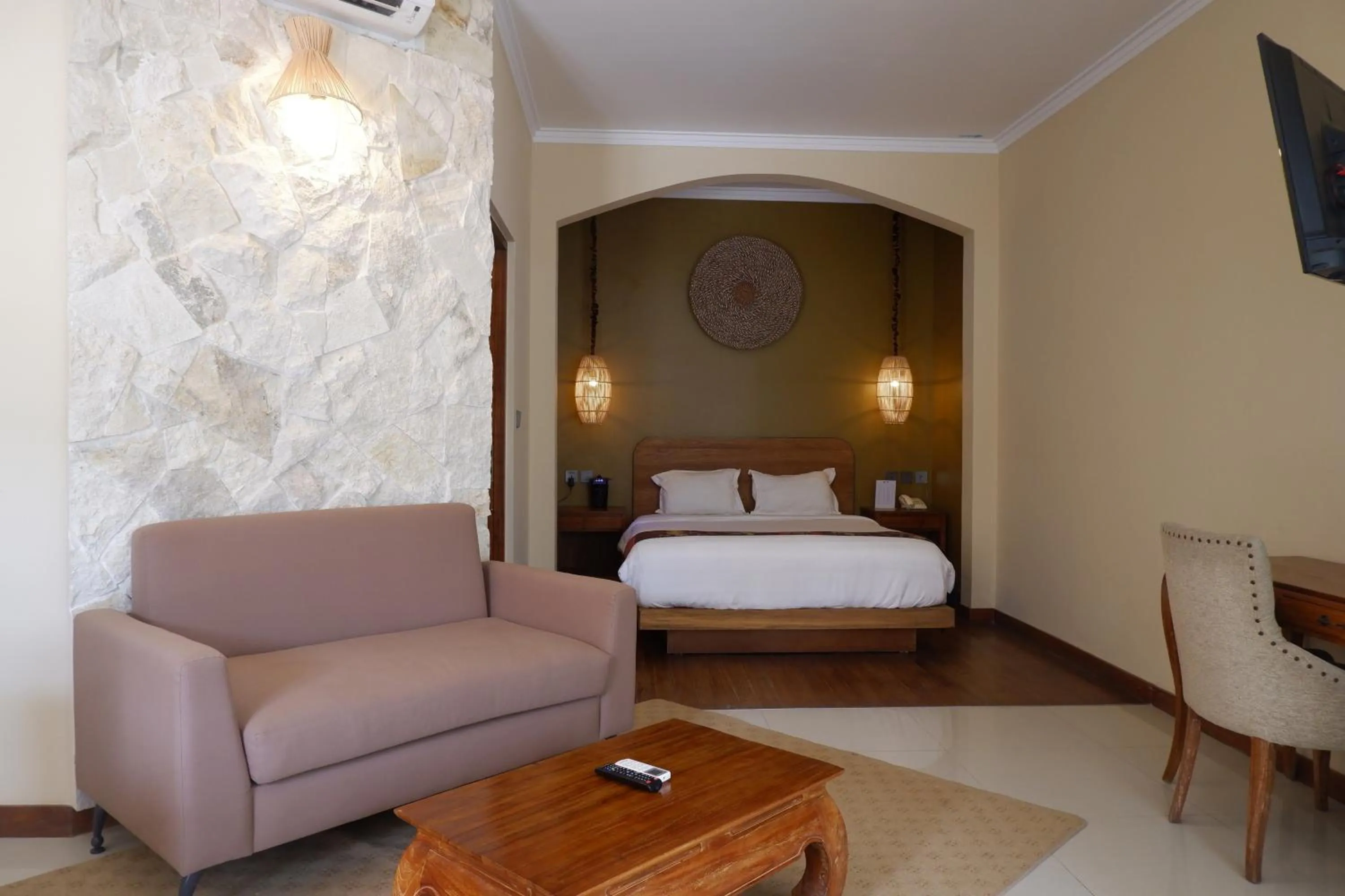 Photo of the whole room, Bed in Ocean View Residence