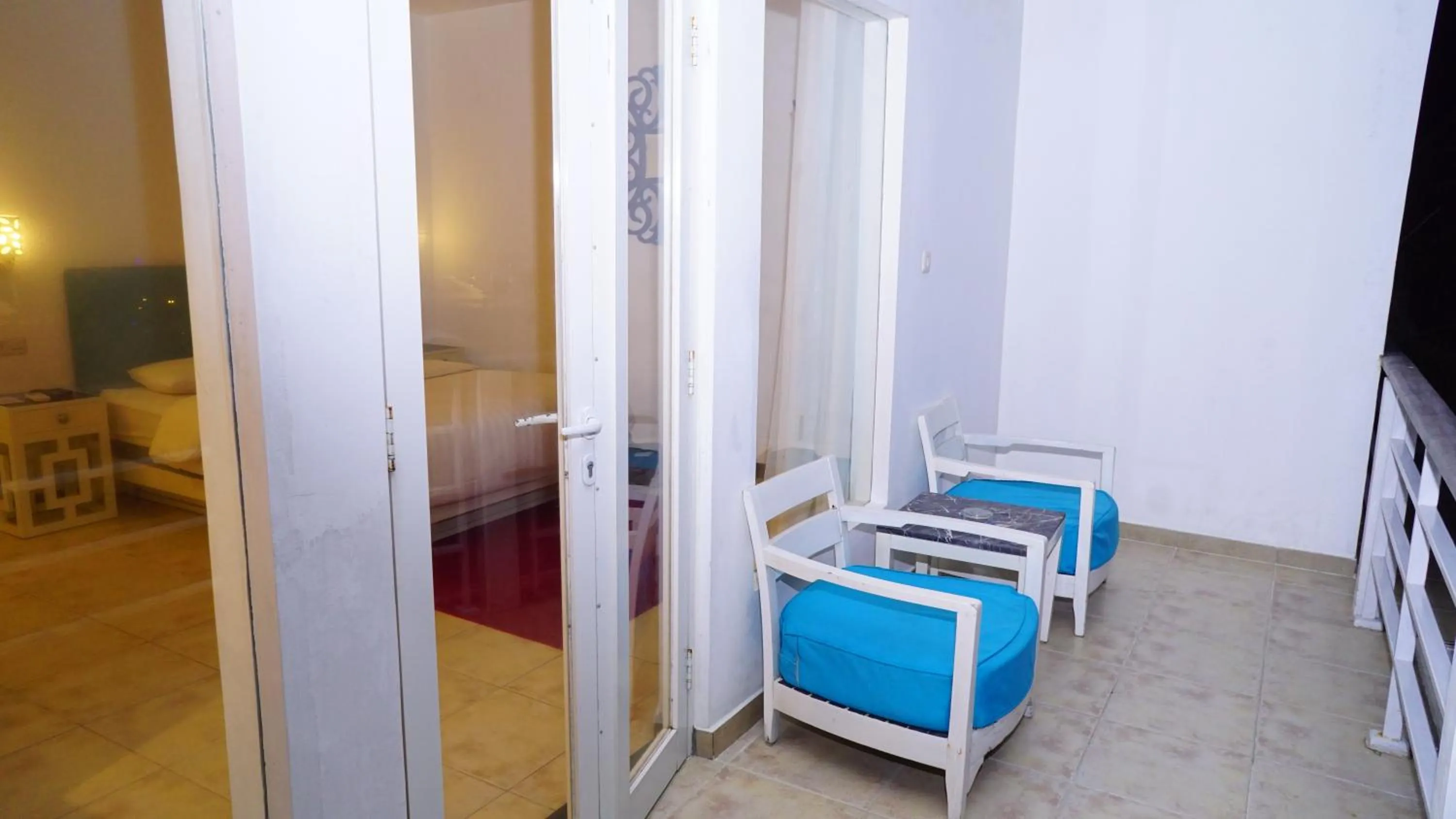 Seating area in Ocean View Residence