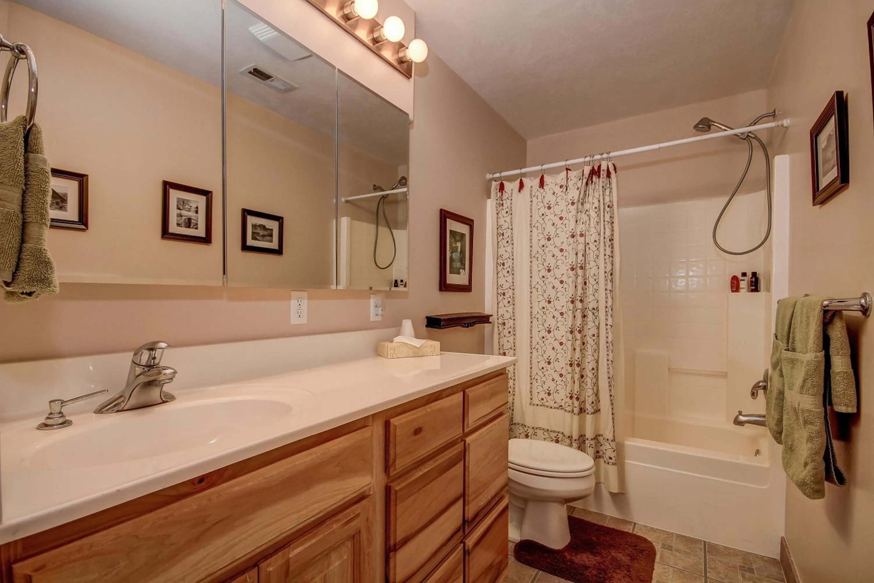 Pecan Point by KABINO Mountain Trail Access Foosball Table Private Yard Firepit WiFi Grill