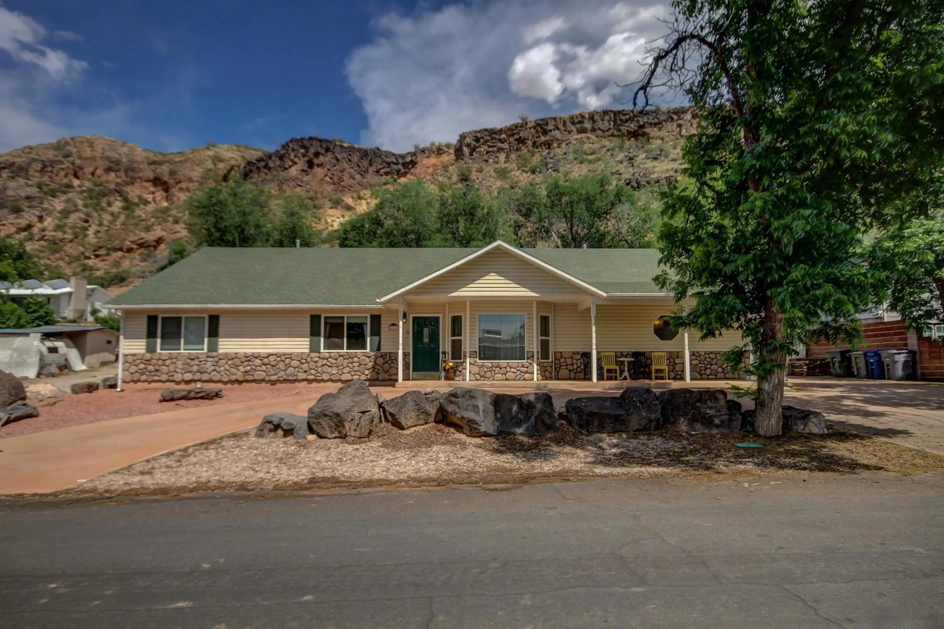 Pecan Point by KABINO Mountain Trail Access Foosball Table Private Yard Firepit WiFi Grill