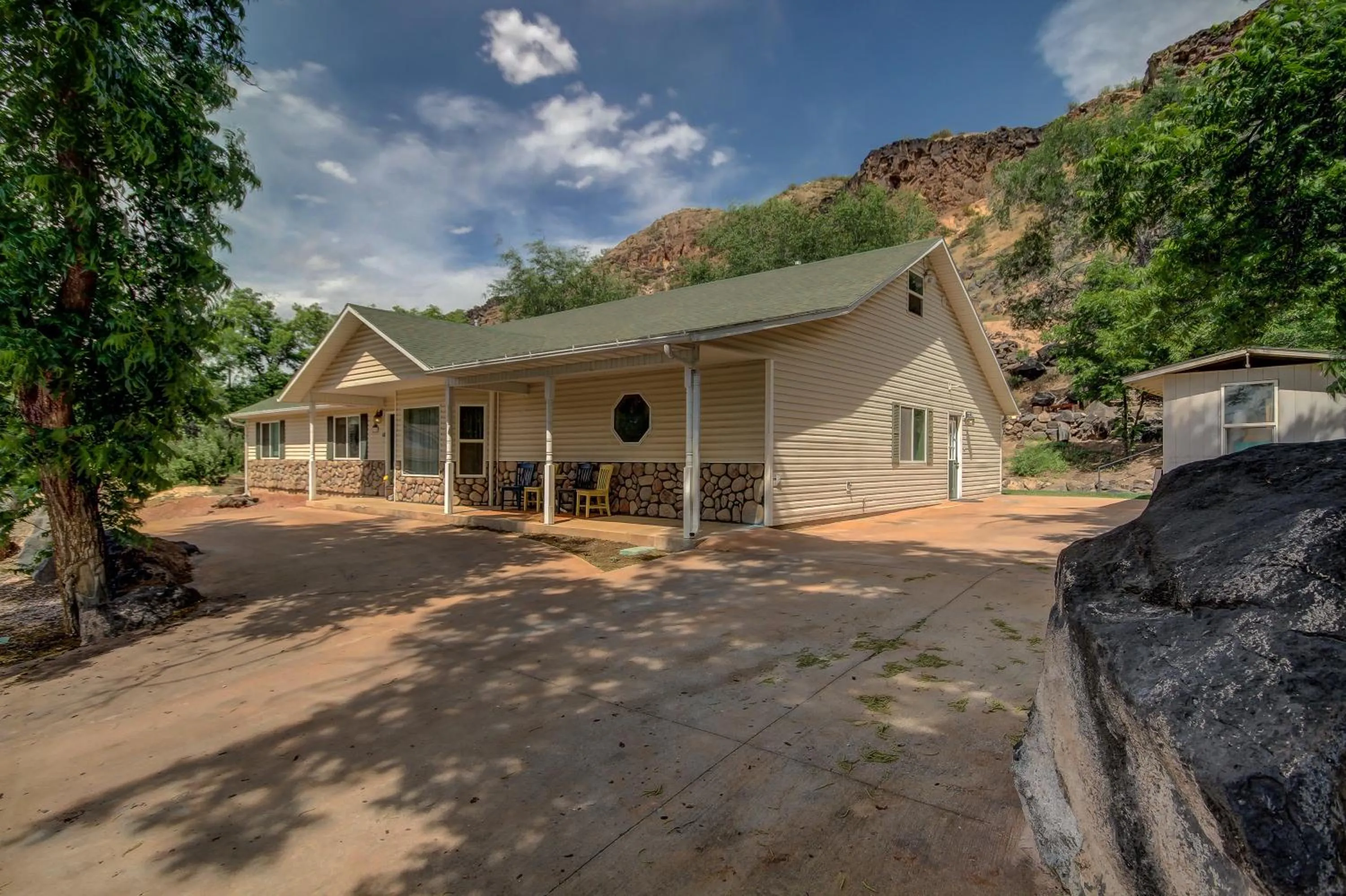 Pecan Point by KABINO Mountain Trail Access Foosball Table Private Yard Firepit WiFi Grill