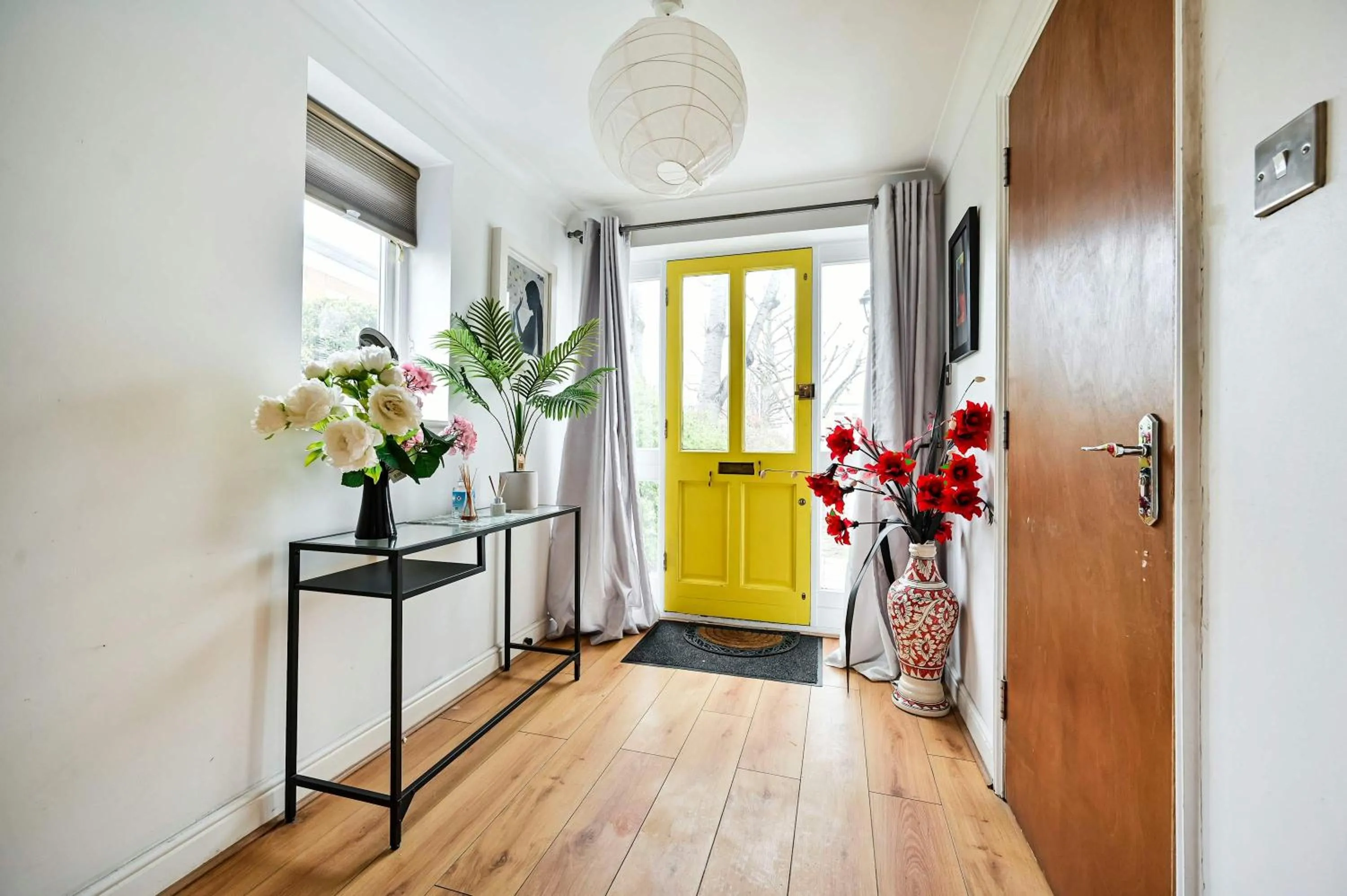 Facade/entrance in Destination London Docklands Riverside