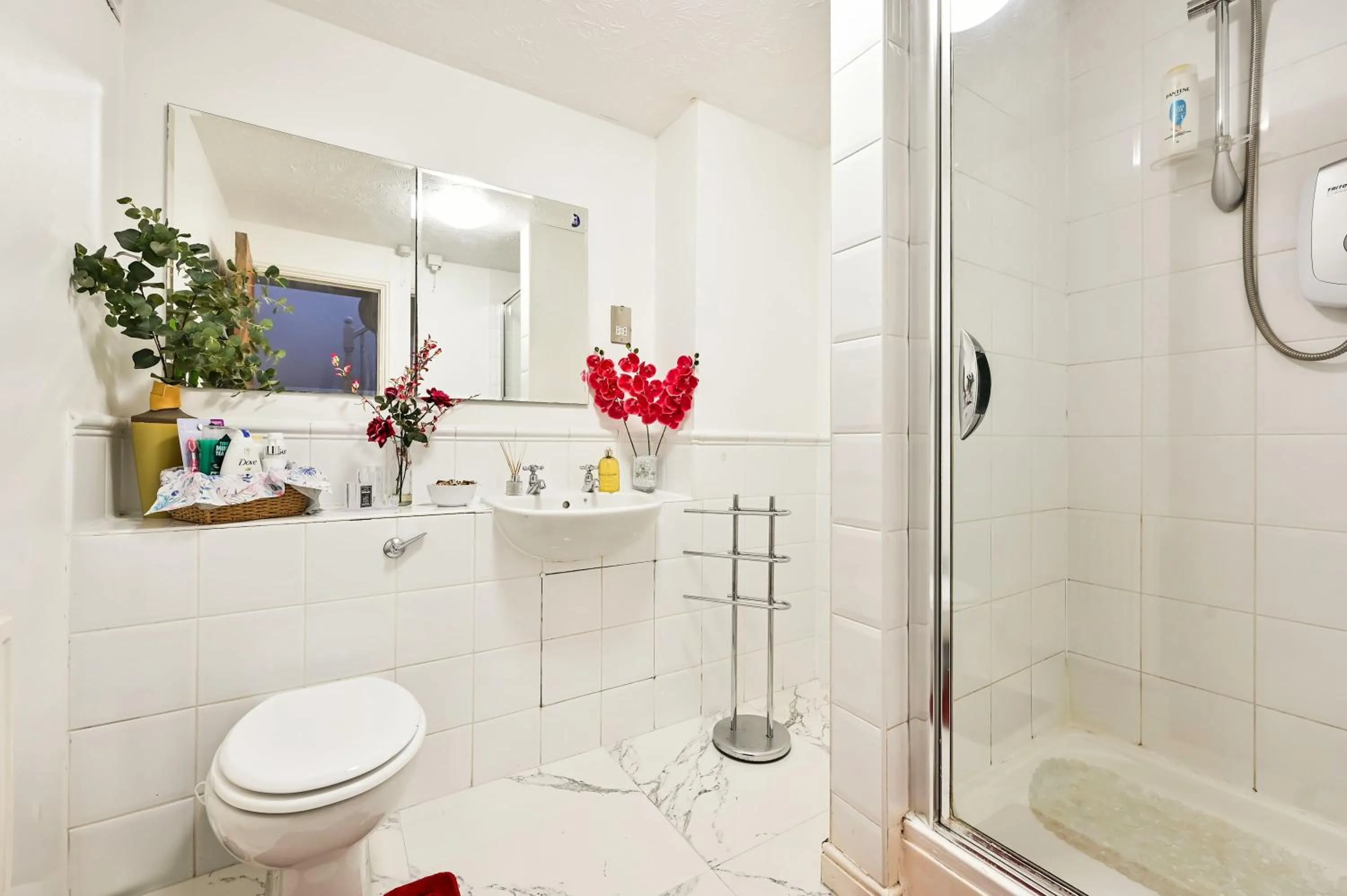 Shower in Destination London Docklands Riverside