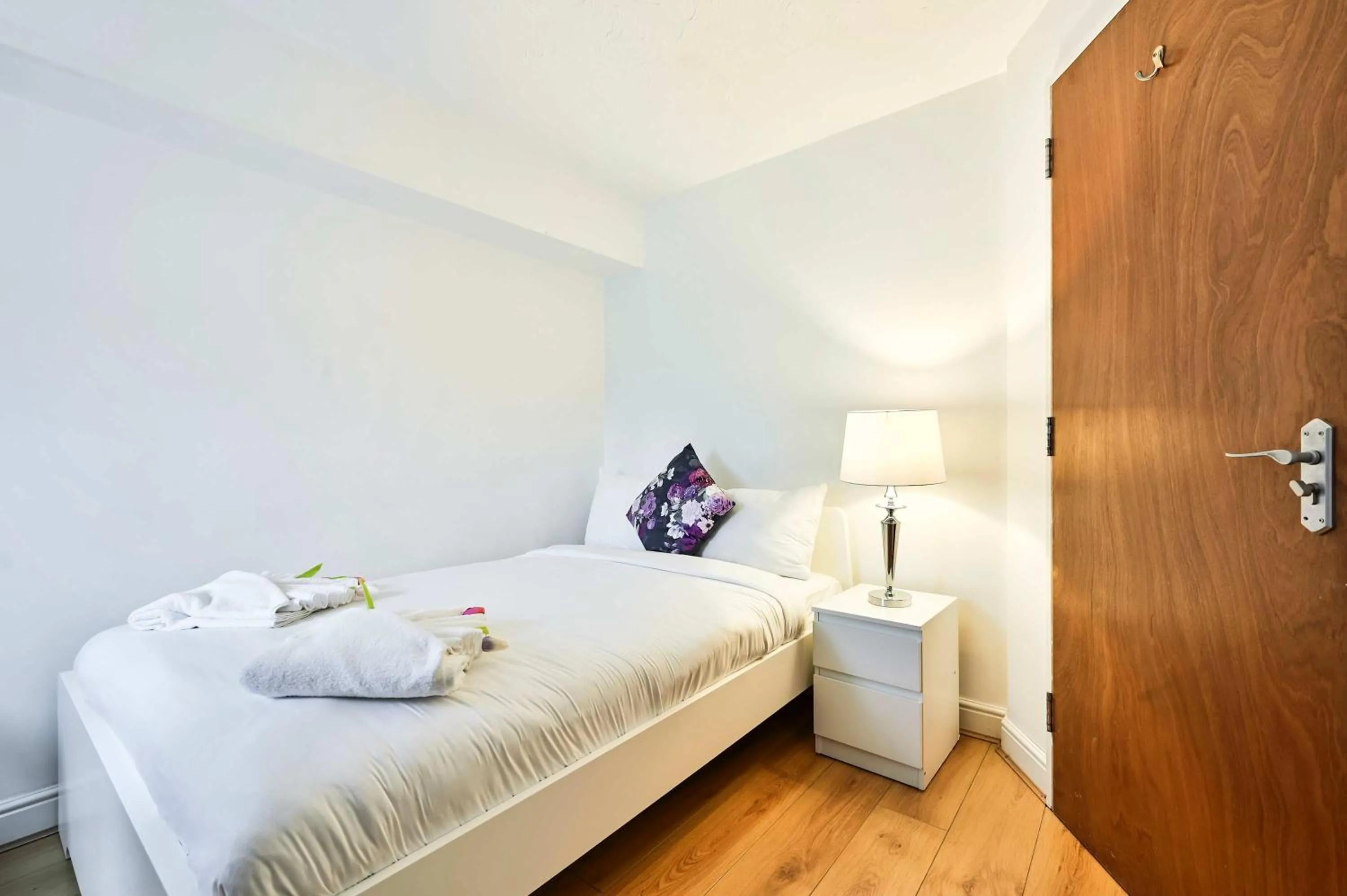 Bed in Destination London Docklands Riverside