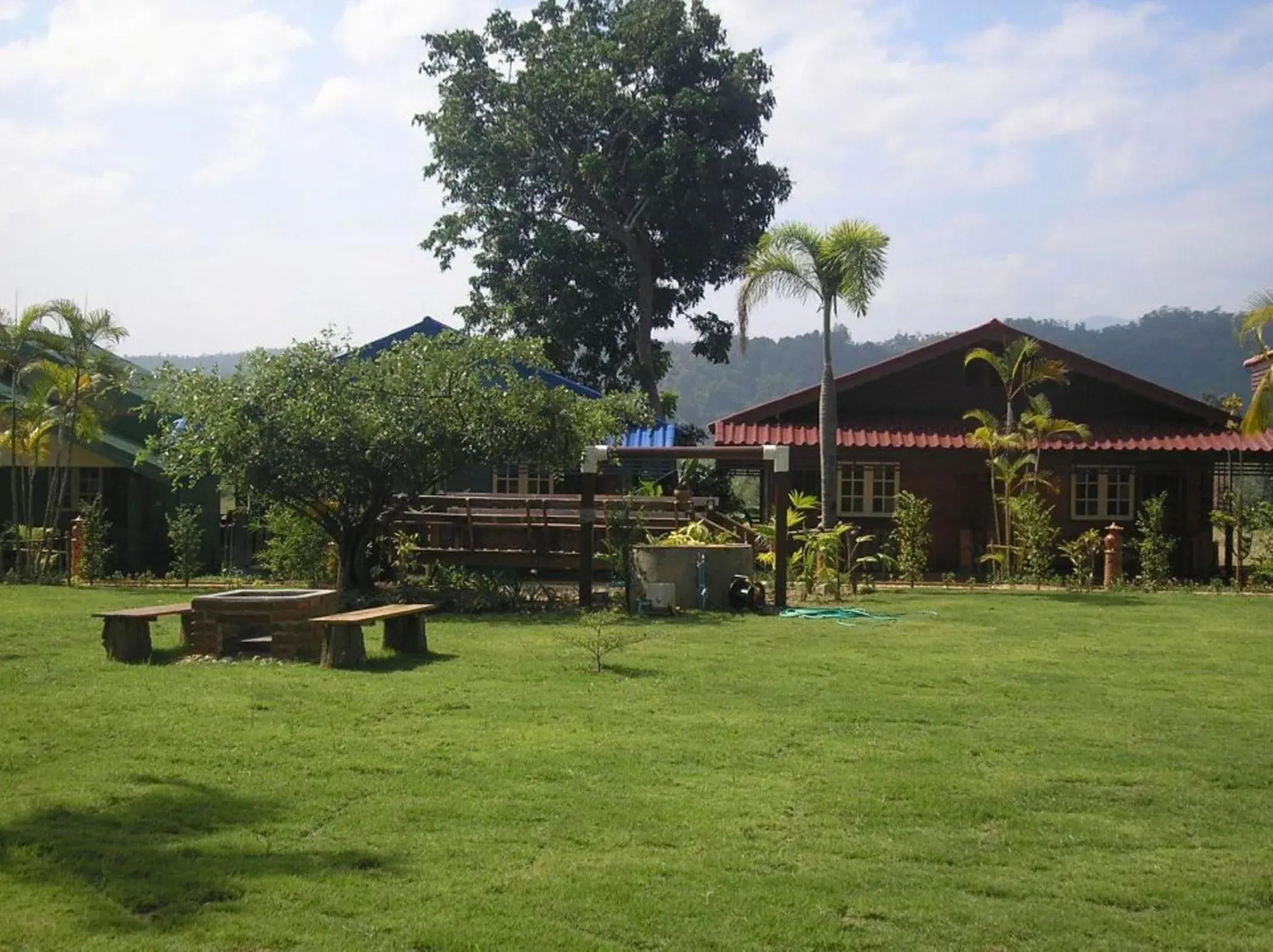 Property building in Tamarind Grand Resort Mae Sariang Property building in Tamarind Grand Resort Mae Sariang