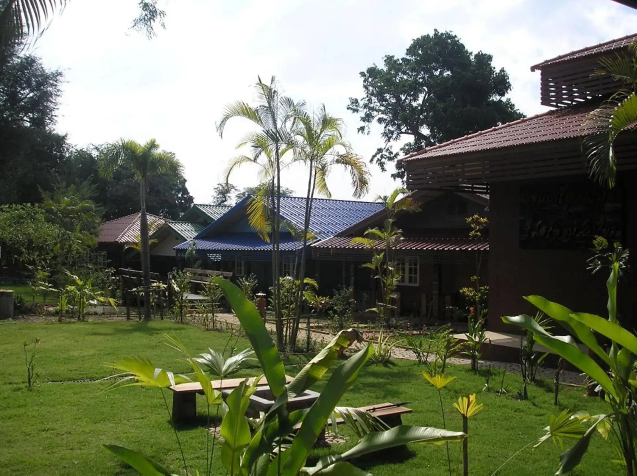 Property building in Tamarind Grand Resort Mae Sariang Property building in Tamarind Grand Resort Mae Sariang