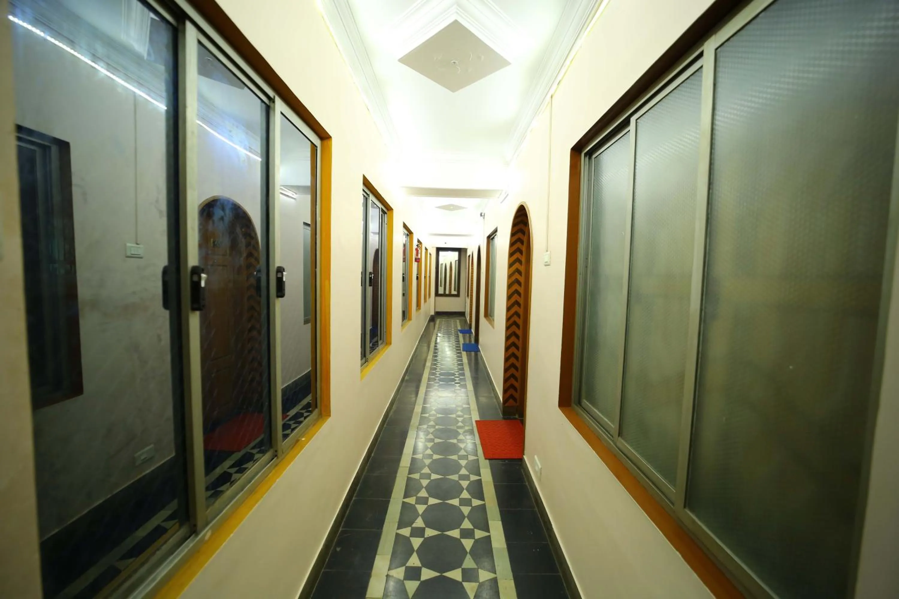 Hotel Shri Swarna's Palace - A Business Class Hotel