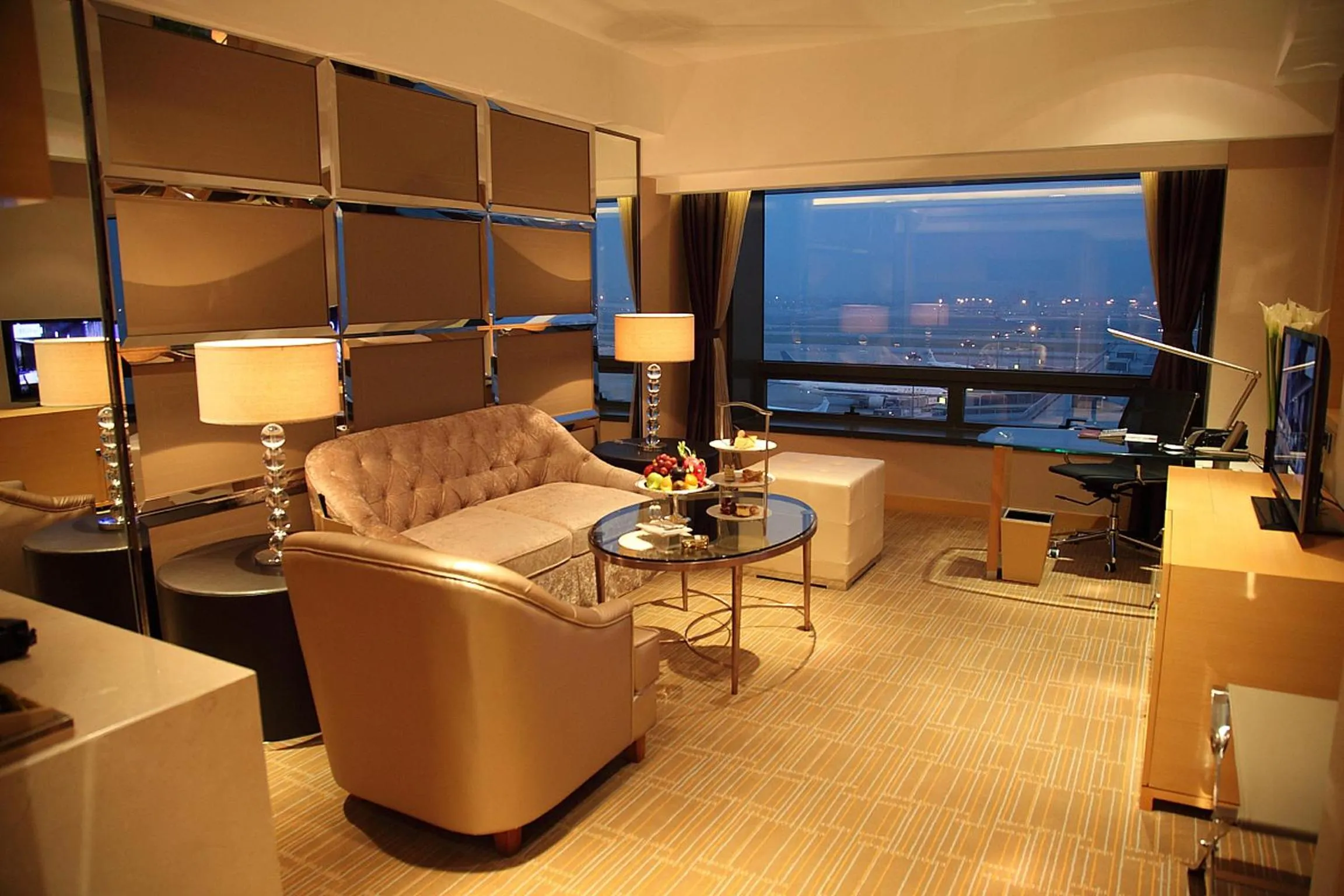 Living room in Air China Hongqiao Airport Hotel - Air China BoYue Hotel