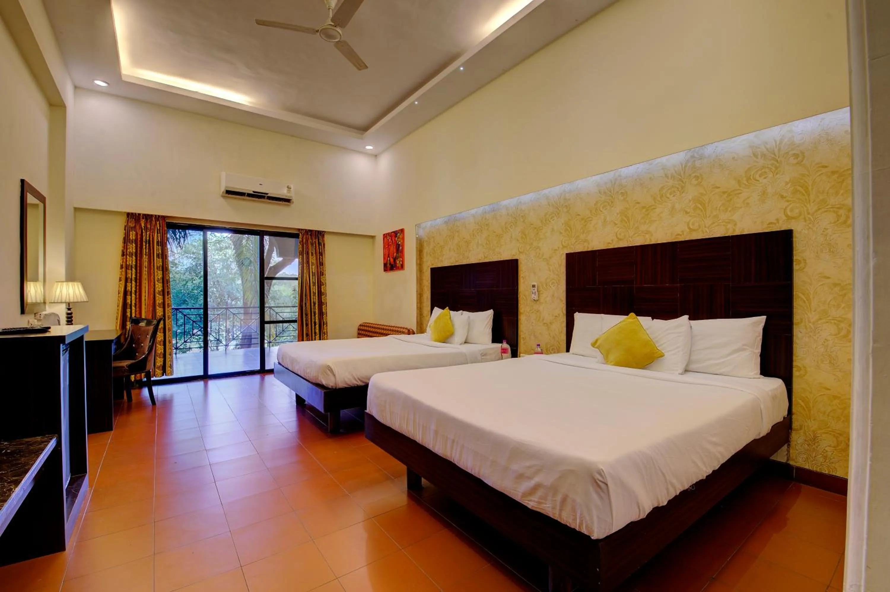 Photo of the whole room, Bed in Khanvel Resort