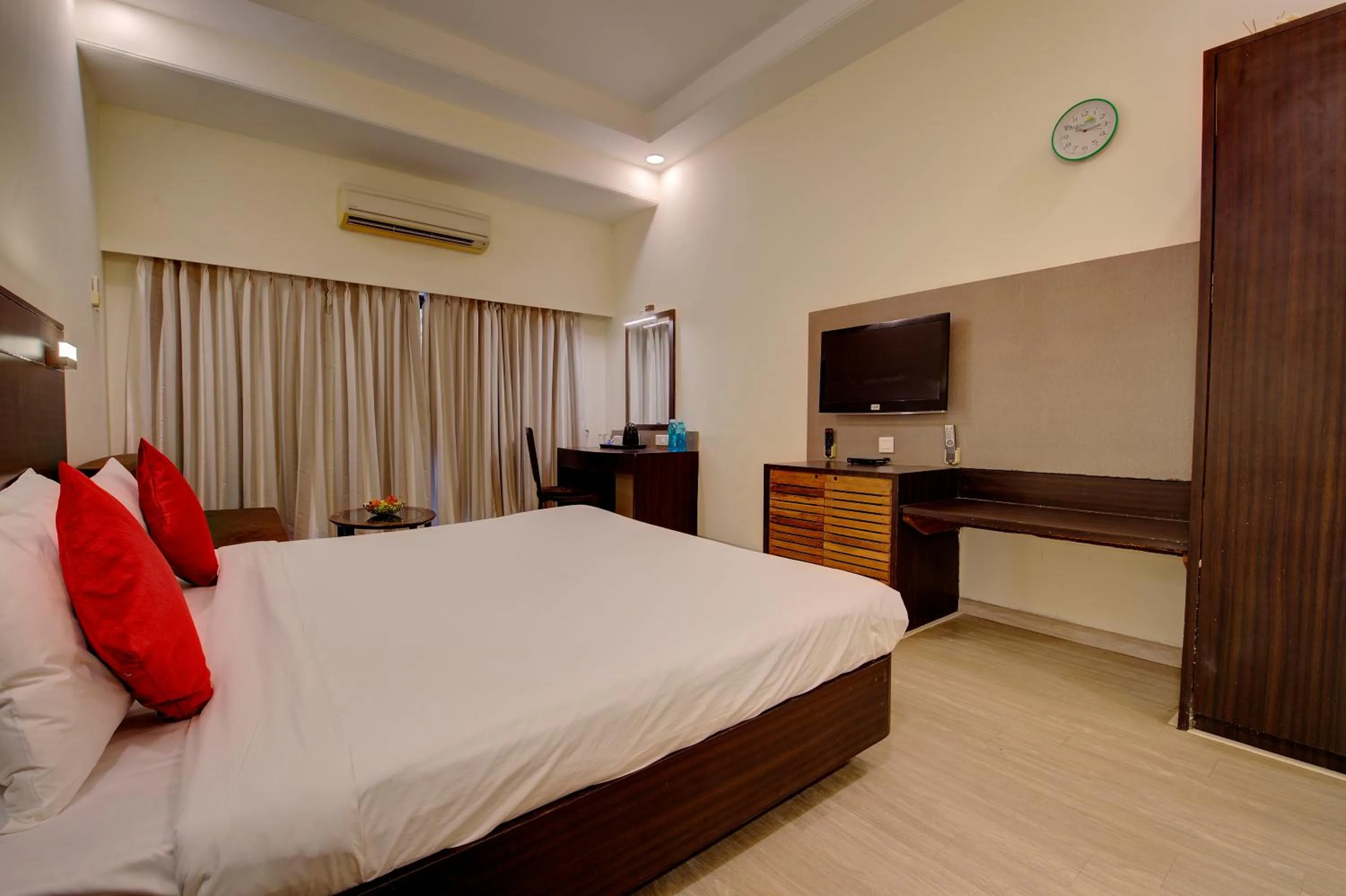 Bedroom, Bed in Khanvel Resort