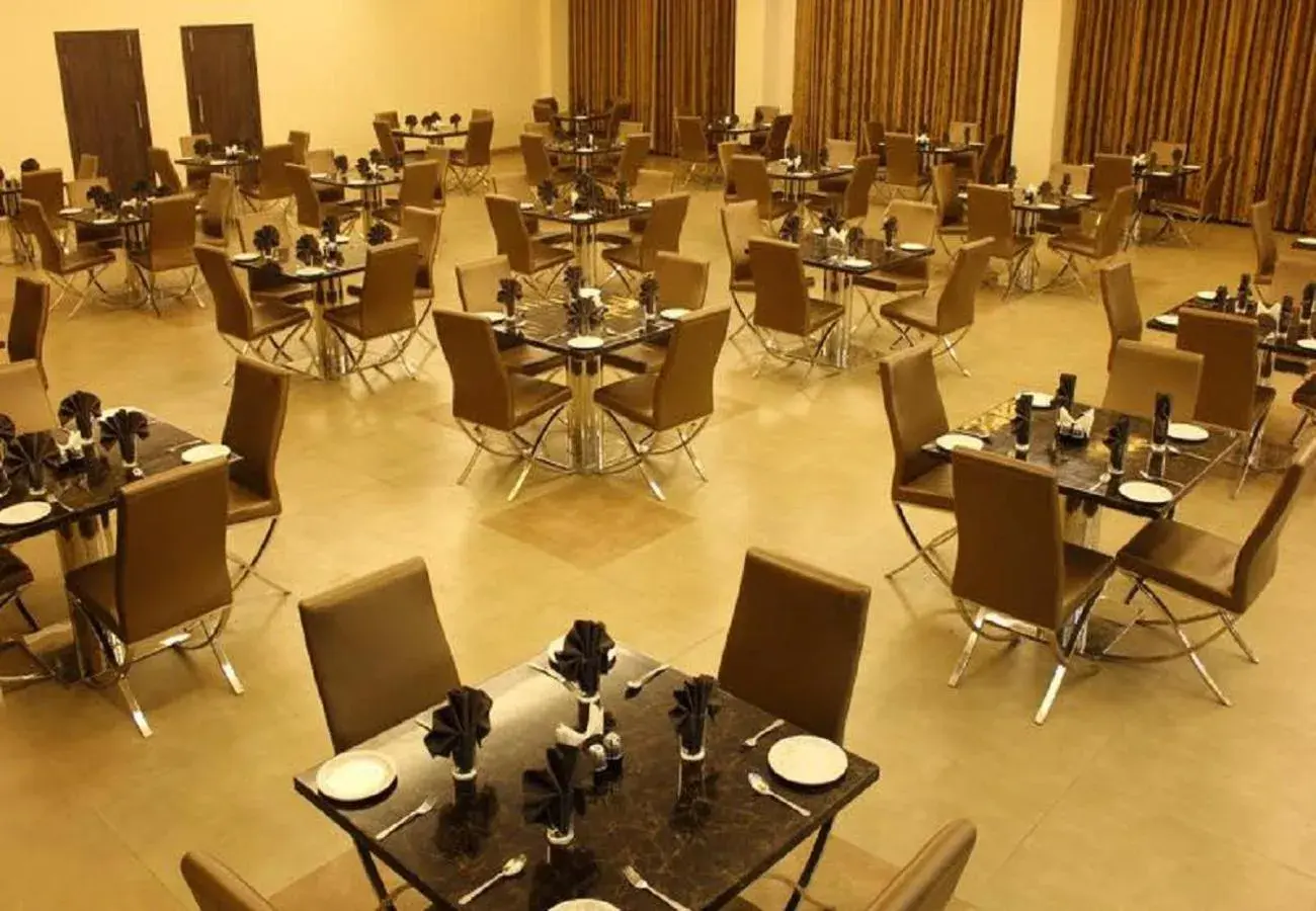Restaurant/places to eat in Khanvel Resort Restaurant/places to eat in Khanvel Resort