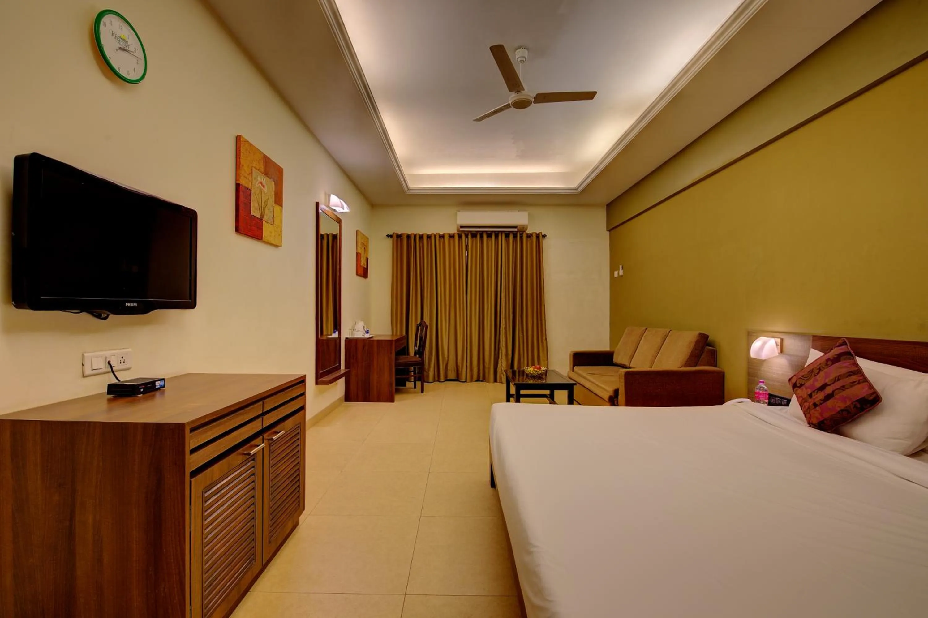 Bedroom, Bed in Khanvel Resort