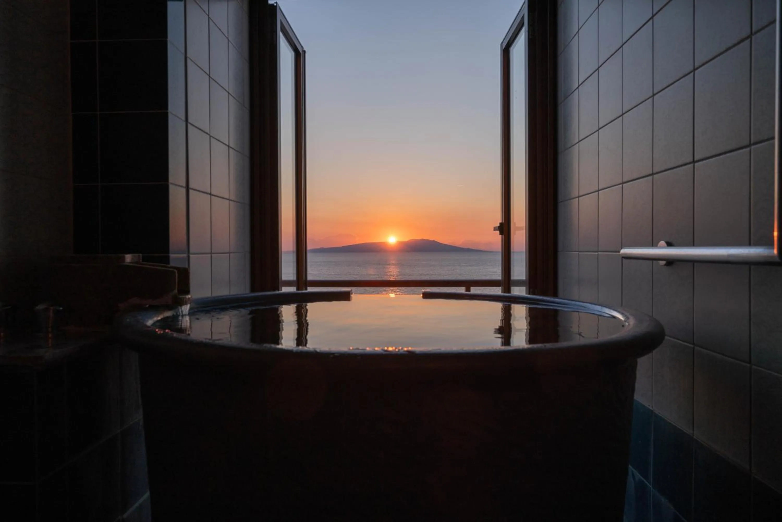 Hot Spring Bath in Atagawakan