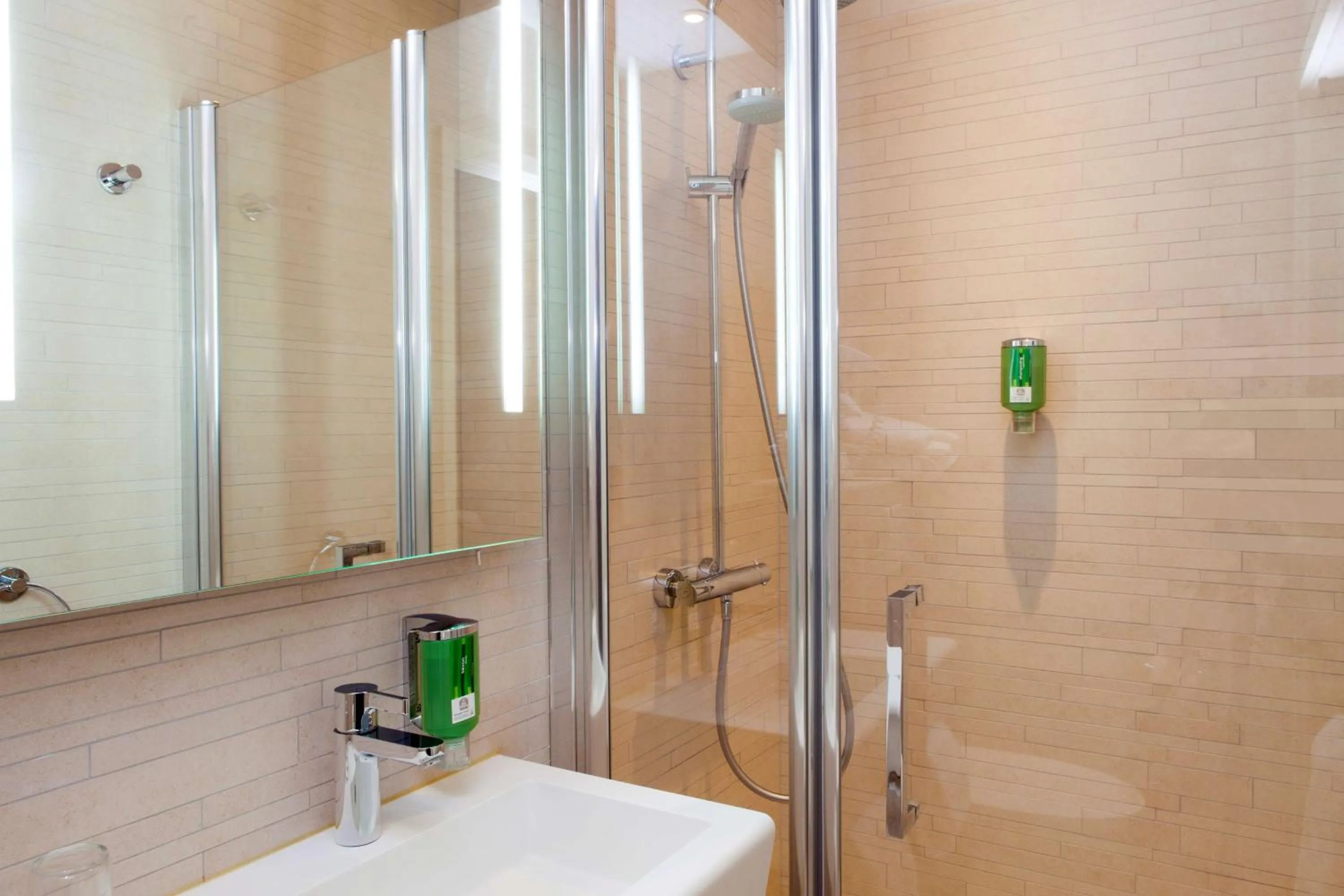 Photo of the whole room in Best Western Plus Monopole Métropole