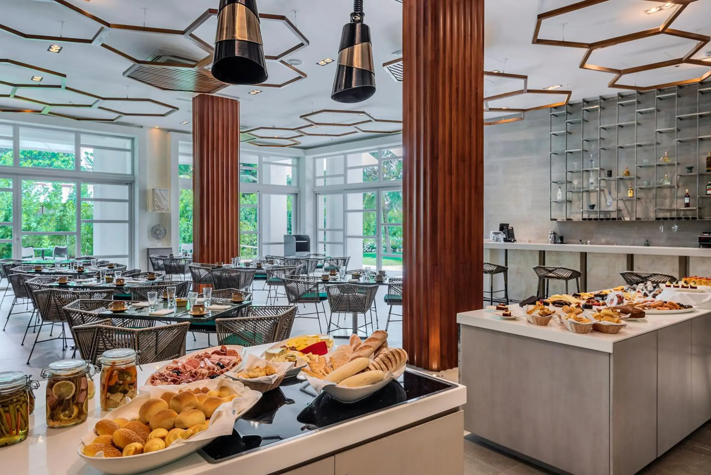 Restaurant/places to eat in Aqua Boracay Restaurant/places to eat in Aqua Boracay