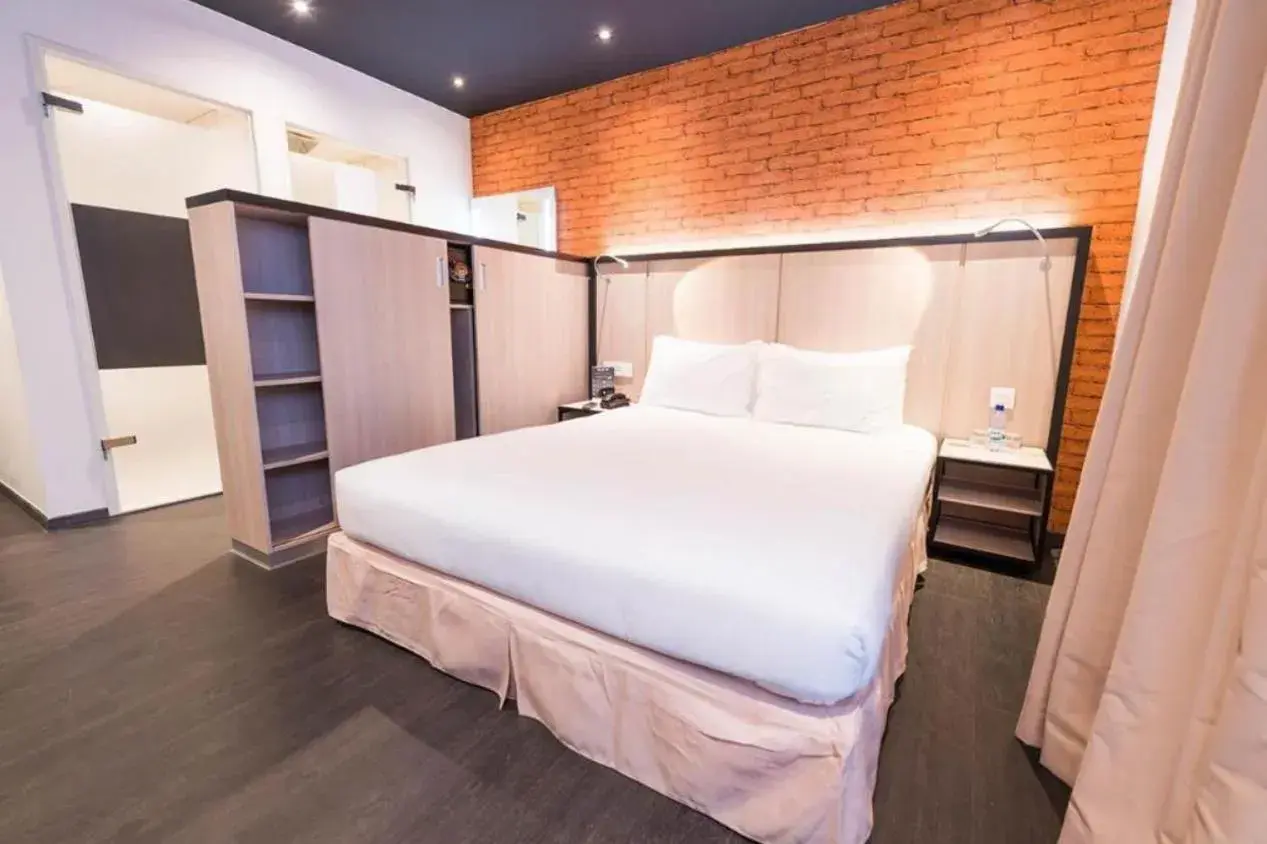 Superior Queen Room - single occupancy in ONOMO Hotel Maputo Superior Queen Room - single occupancy in ONOMO Hotel Maputo