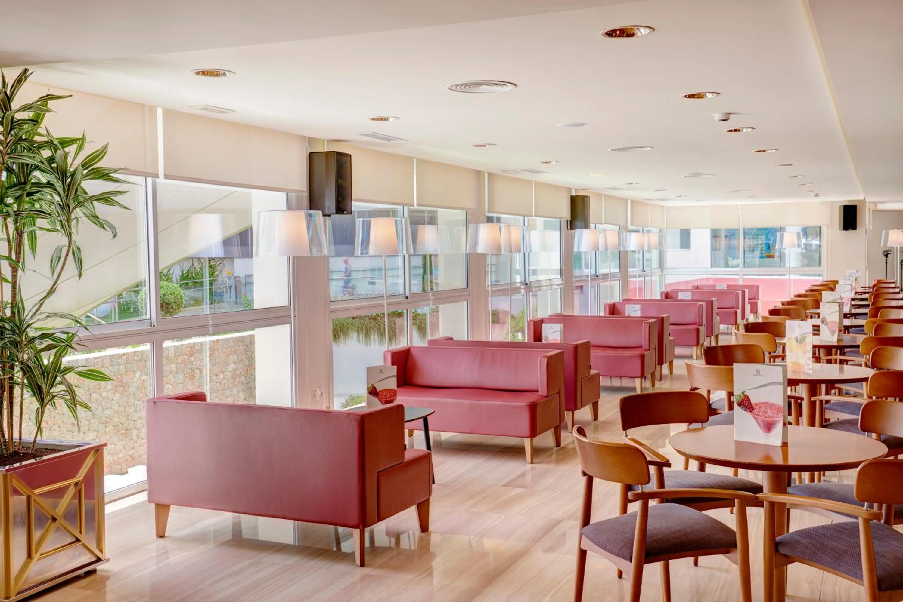 Lounge or bar in Hipotels Coma Gran