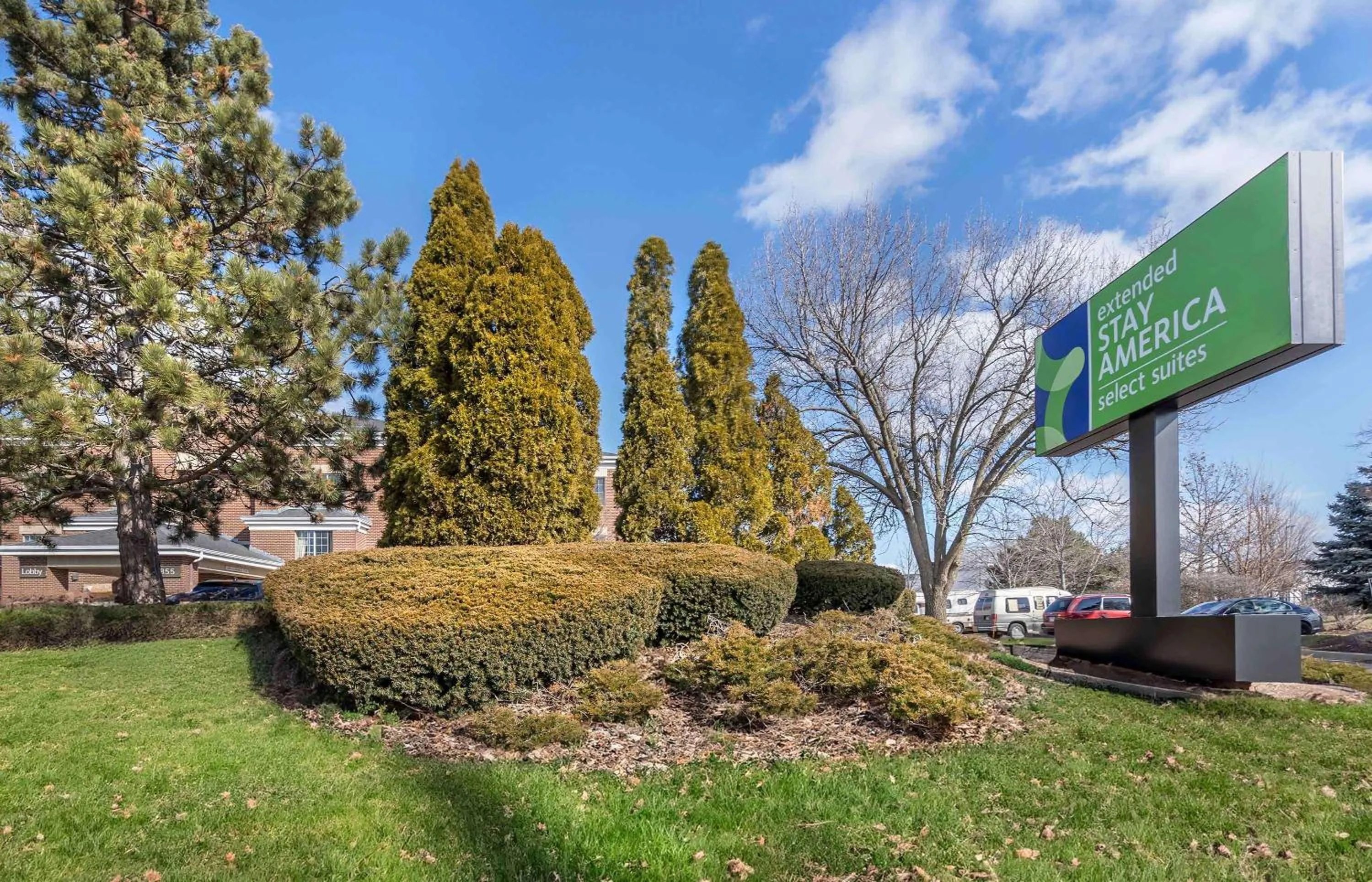 Property building in Extended Stay America Select Suites - Chicago - Westmont - Oak Brook