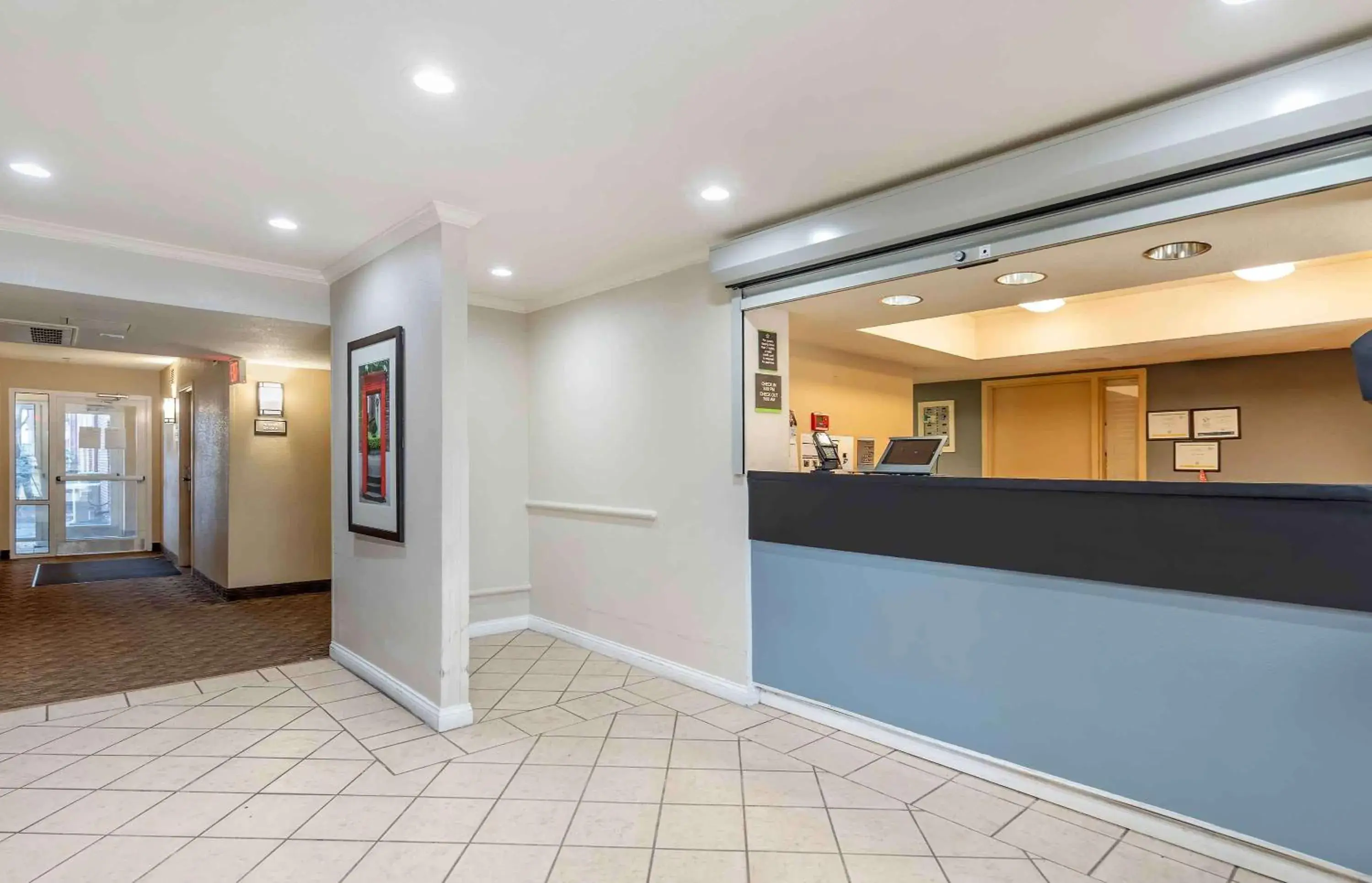 Lobby or reception in Extended Stay America Select Suites - Chicago - Westmont - Oak Brook Lobby or reception in Extended Stay America Select Suites - Chicago - Westmont - Oak Brook