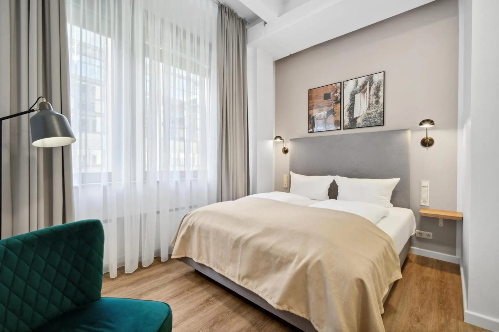 Bed in Limehome Munich Fritz-Erler Str