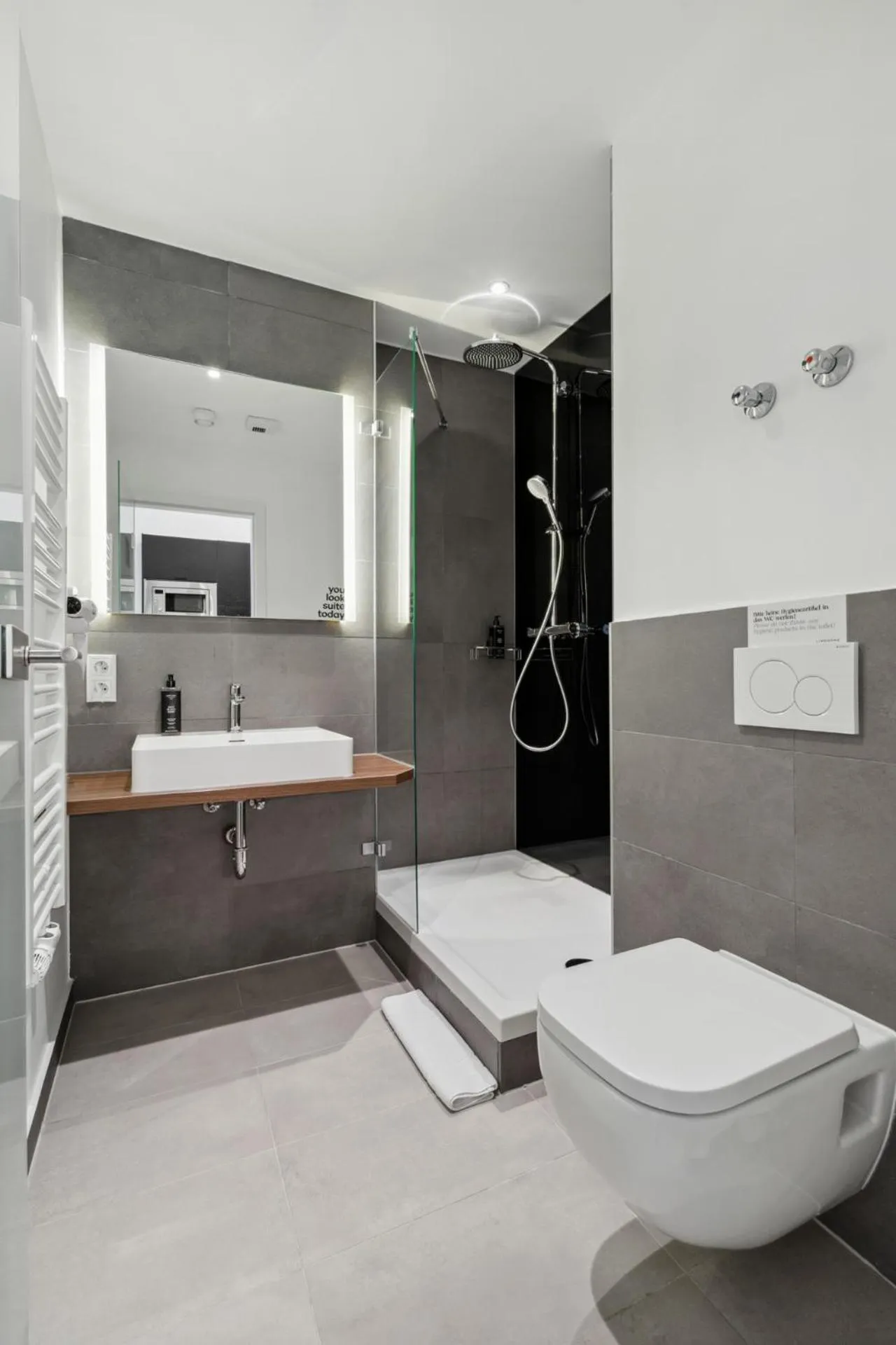 Shower in Limehome Munich Fritz-Erler Str